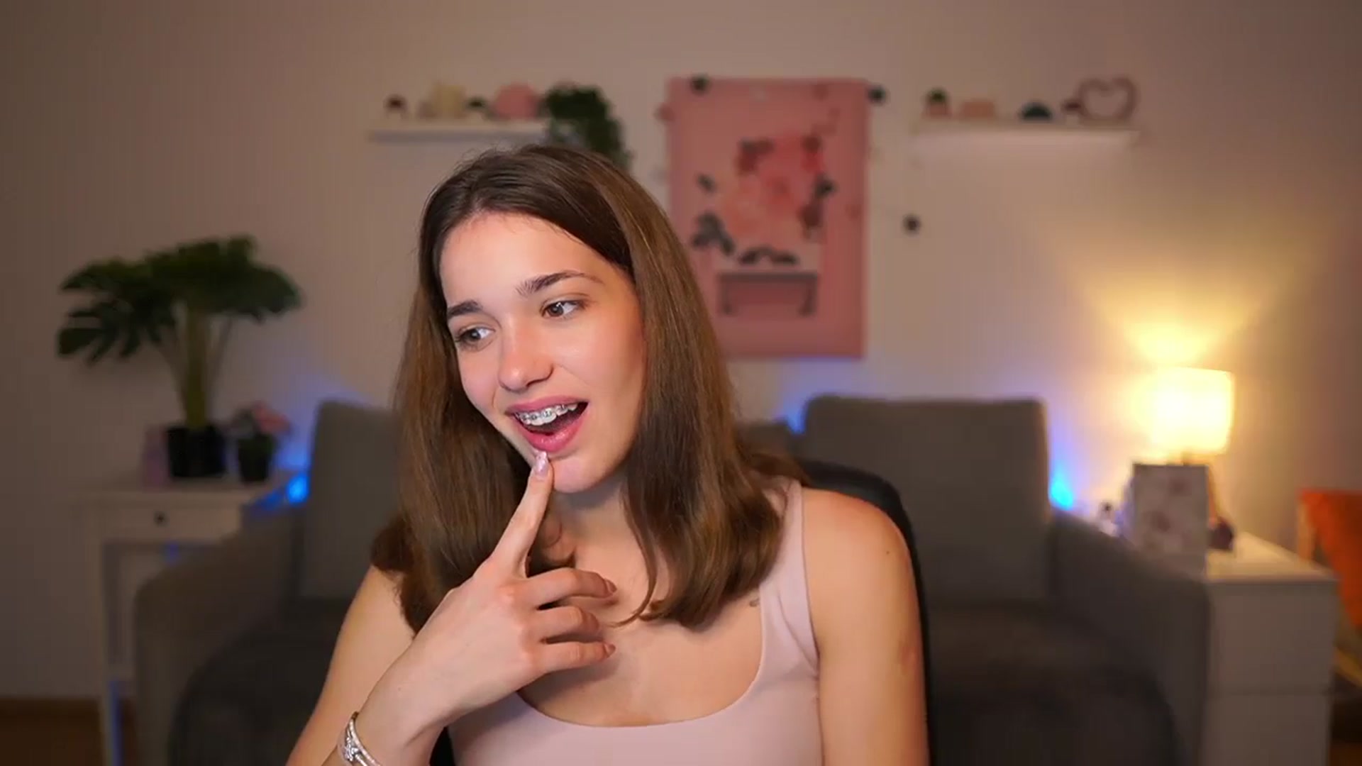 Gallery image thumbnail from Kissiecat's myfreecams stream on, 11/14/2025, 20:58 image 13 of 20