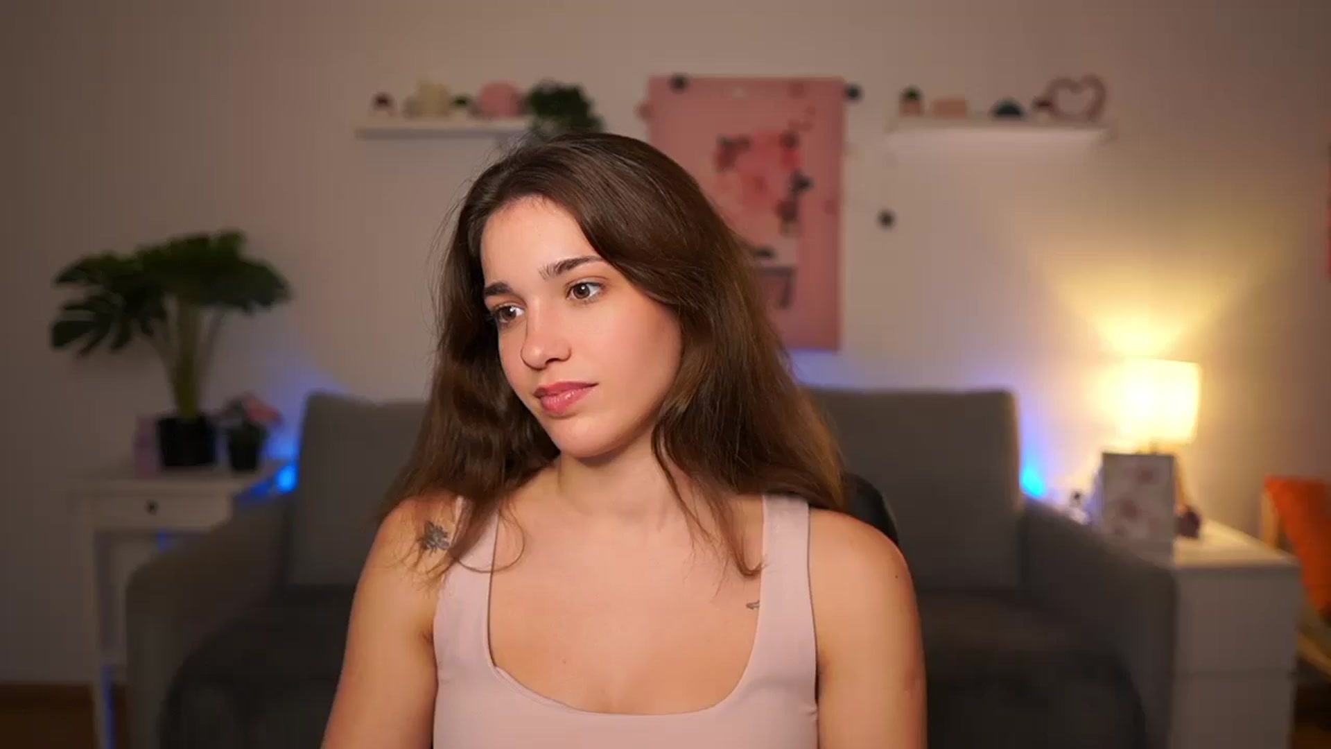 Gallery image thumbnail from Kissiecat's myfreecams stream on, 11/14/2025, 23:07 image 14 of 20