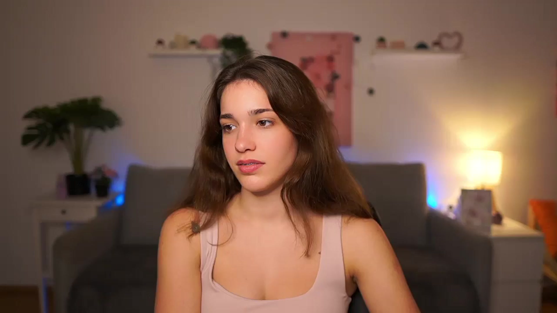 Gallery image thumbnail from Kissiecat's myfreecams stream on, 11/14/2025, 23:07 image 17 of 20