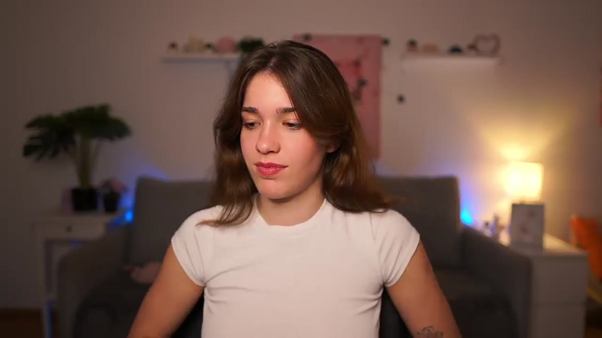 Gallery image thumbnail from Kissiecat's myfreecams stream on, 11/15/2025, 20:57 image 16 of 20