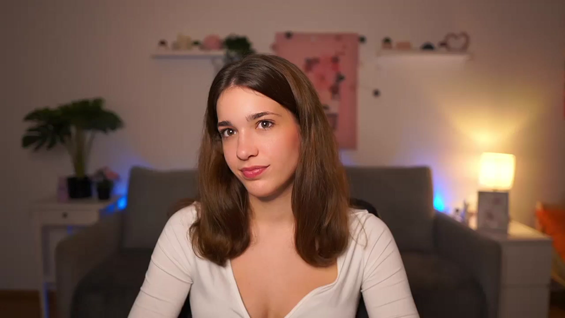 Gallery image thumbnail from Kissiecat's myfreecams stream on, 11/17/2025, 16:01 image 8 of 20
