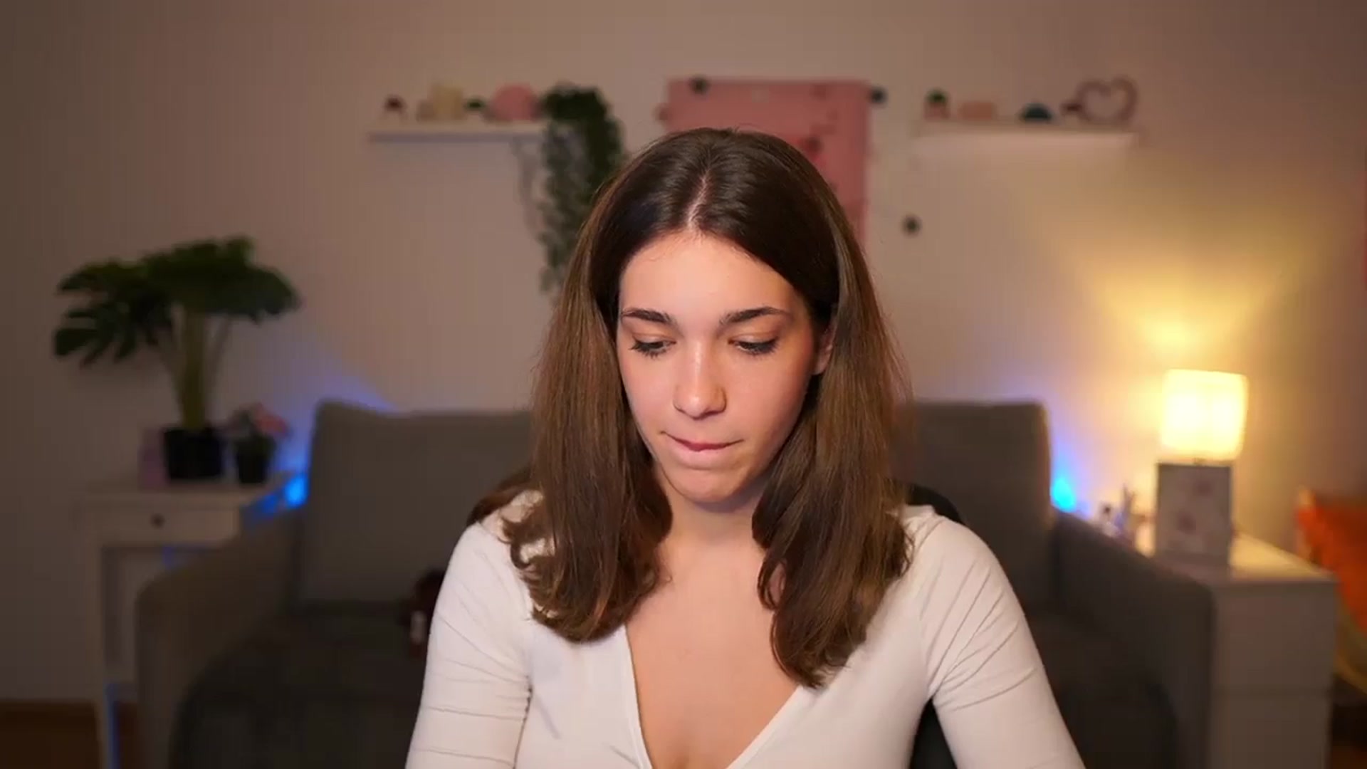 Gallery image thumbnail from Kissiecat's myfreecams stream on, 11/17/2025, 17:24 image 18 of 20