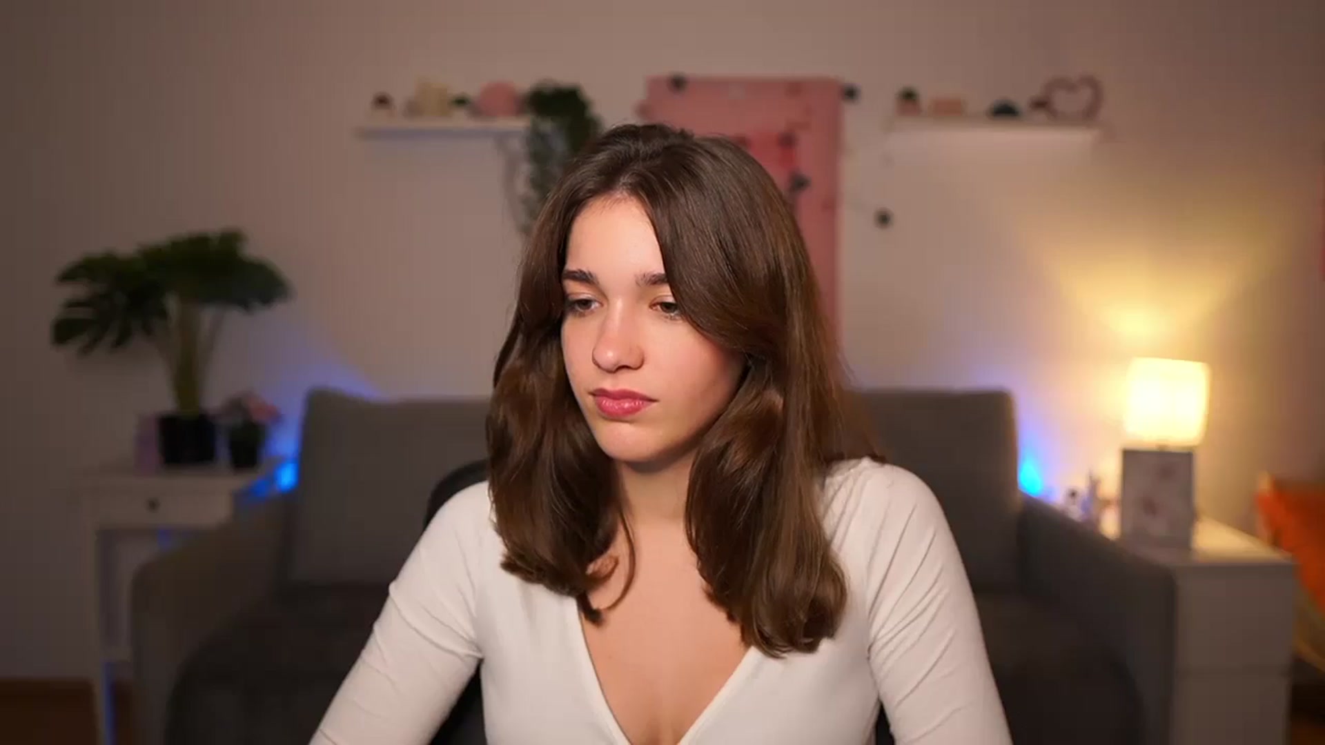 Gallery image thumbnail from Kissiecat's myfreecams stream on, 11/17/2025, 17:24 image 4 of 20
