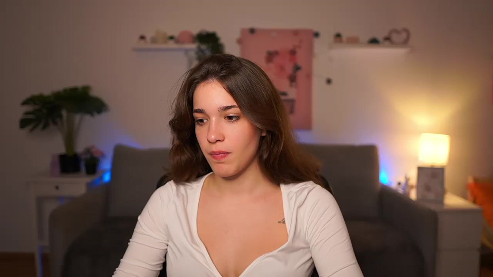 Gallery image thumbnail from Kissiecat's myfreecams stream on, 11/17/2025, 18:05 image 1 of 20