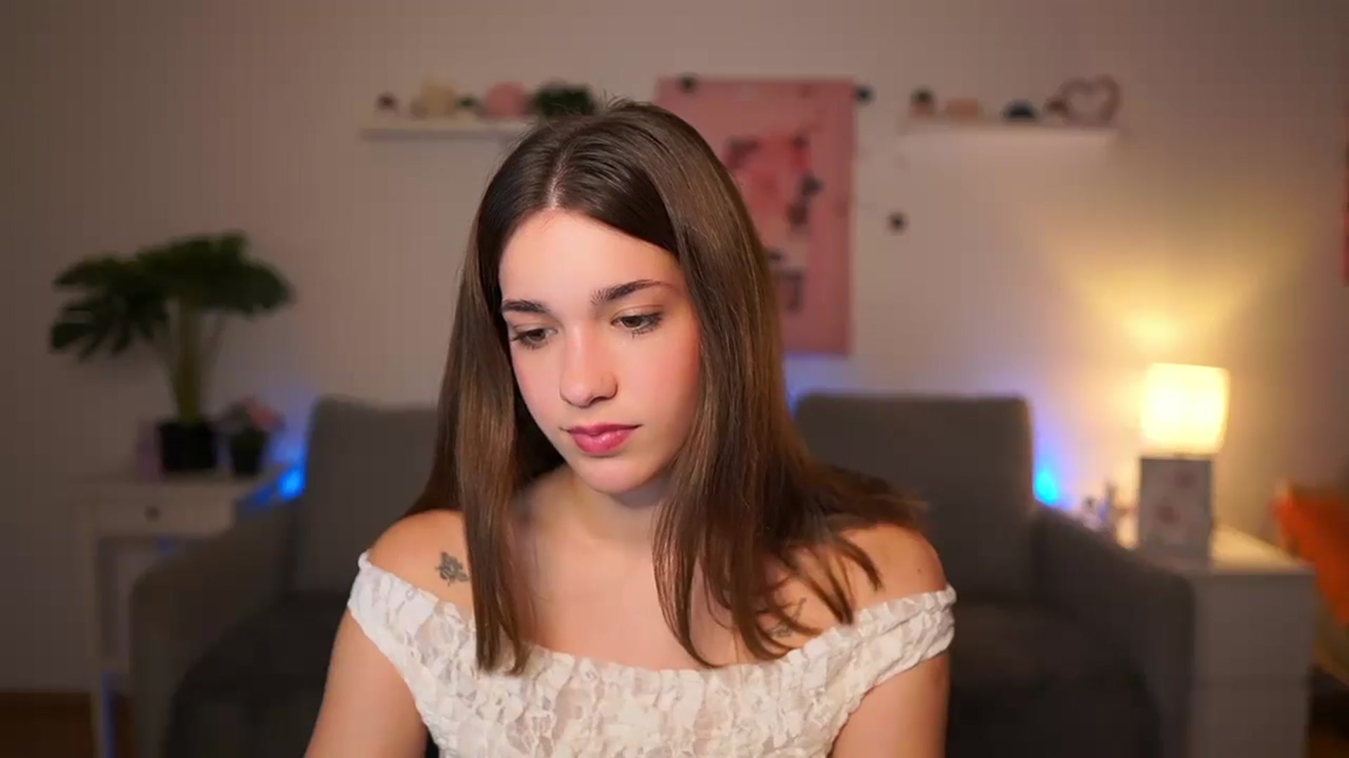 Gallery image thumbnail from Kissiecat's myfreecams stream on, 11/18/2025, 14:47 image 4 of 20