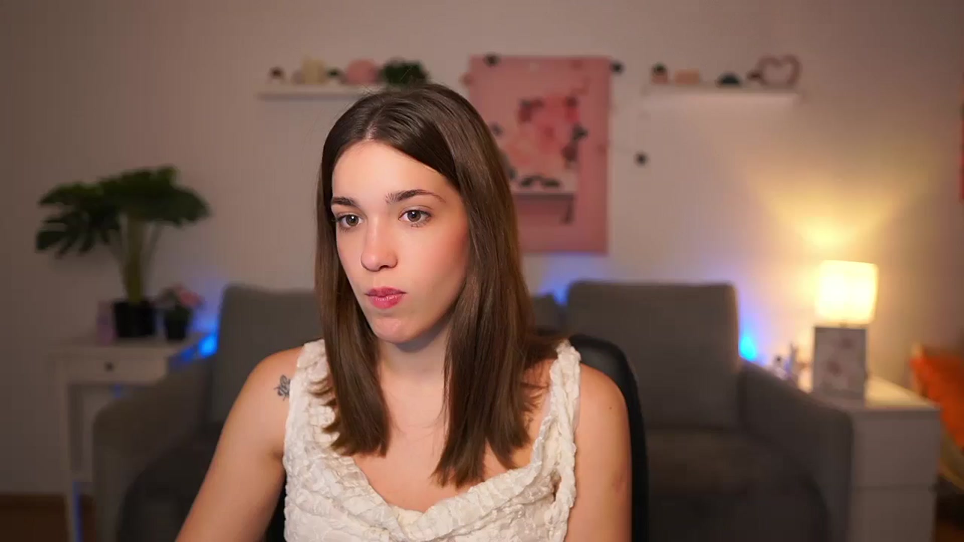 Gallery image thumbnail from Kissiecat's myfreecams stream on, 11/18/2025, 14:47 image 1 of 20