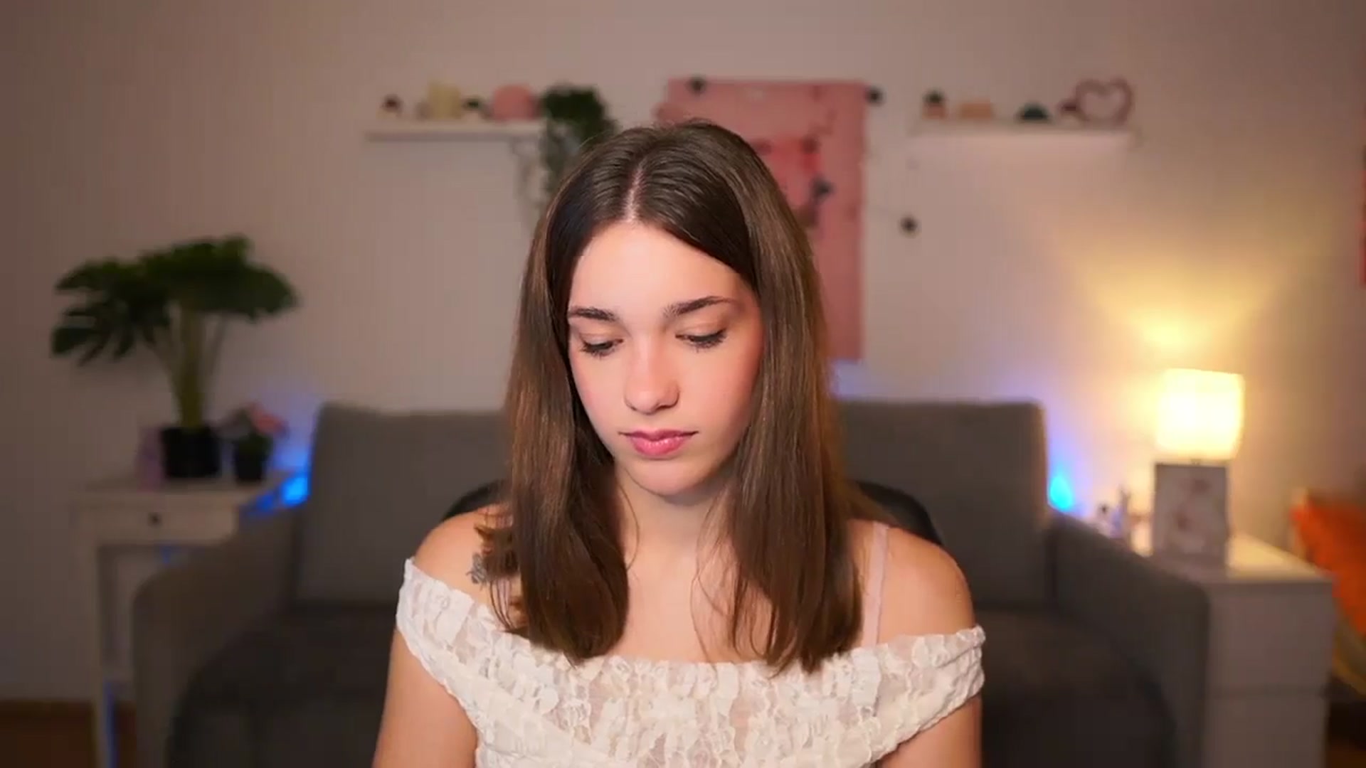 Gallery image thumbnail from Kissiecat's myfreecams stream on, 11/18/2025, 14:47 image 14 of 20