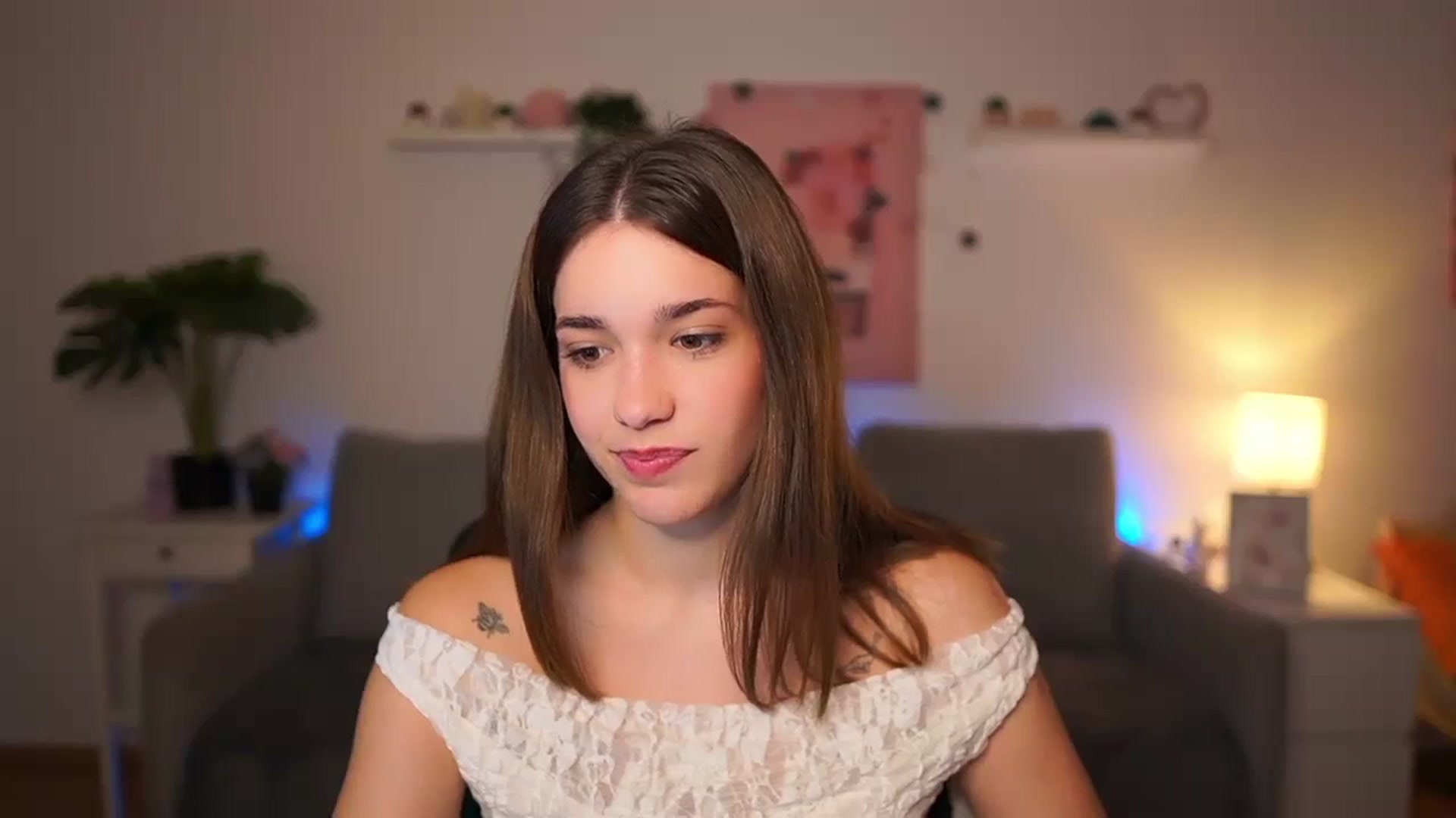 Gallery image thumbnail from Kissiecat's myfreecams stream on, 11/18/2025, 14:47 image 5 of 20