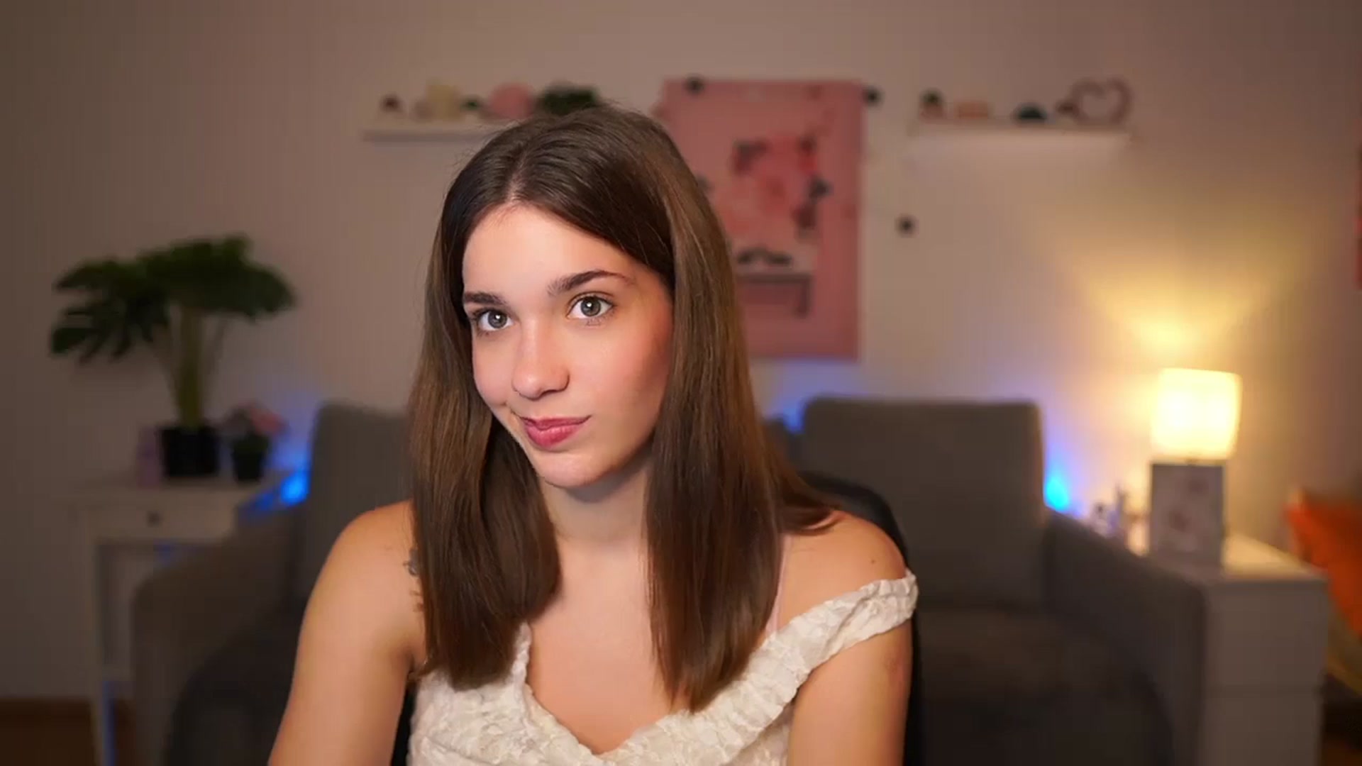 Gallery image thumbnail from Kissiecat's myfreecams stream on, 11/18/2025, 16:36 image 7 of 20