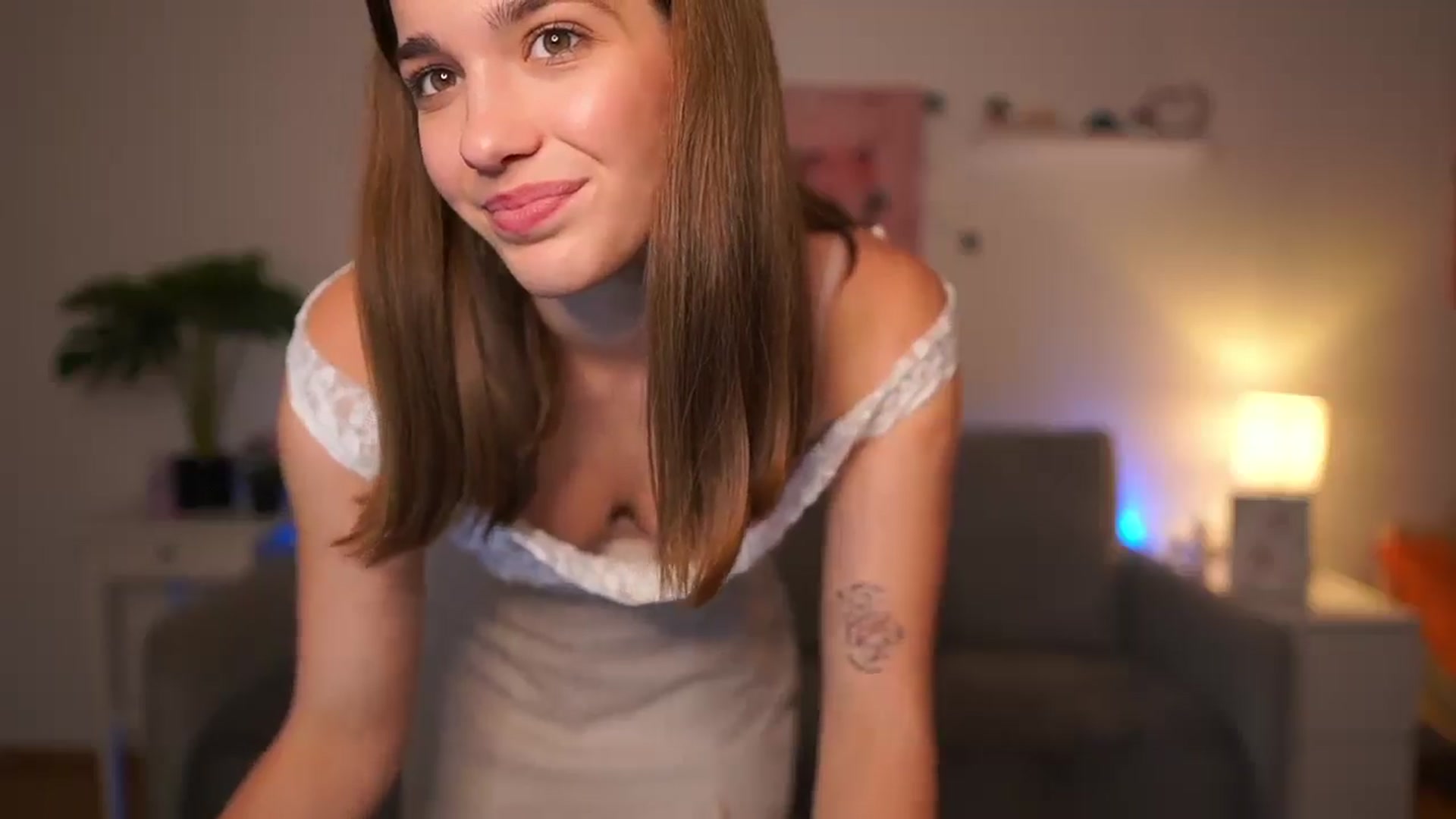 Gallery image thumbnail from Kissiecat's myfreecams stream on, 11/18/2025, 18:41 image 20 of 20