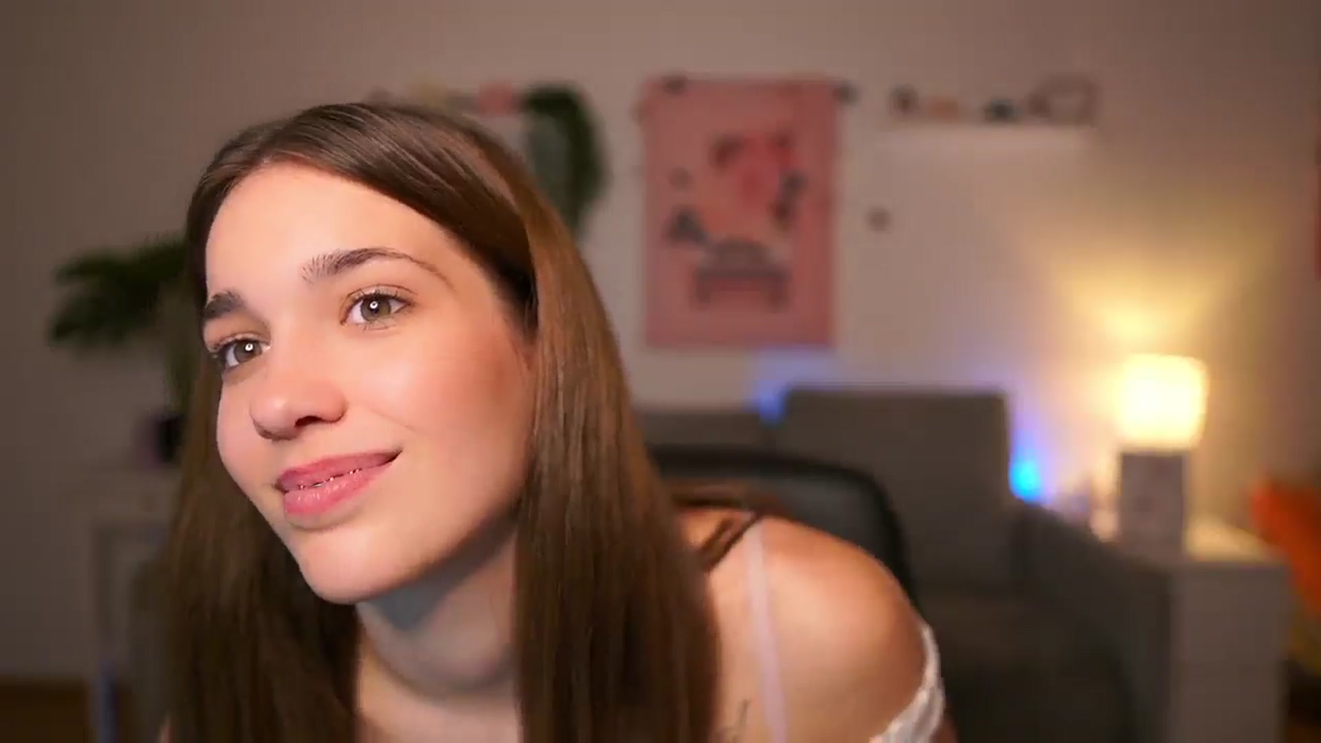 Gallery image thumbnail from Kissiecat's myfreecams stream on, 11/18/2025, 18:41 image 9 of 20