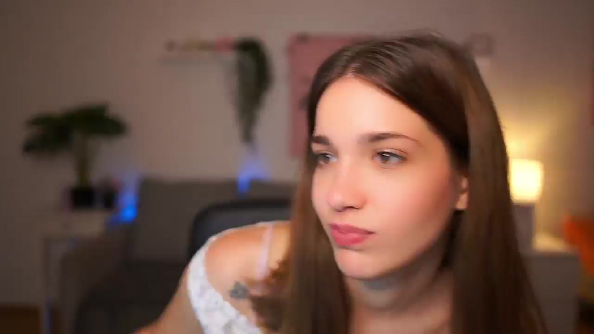 Gallery image thumbnail from Kissiecat's myfreecams stream on, 11/18/2025, 18:41 image 1 of 20