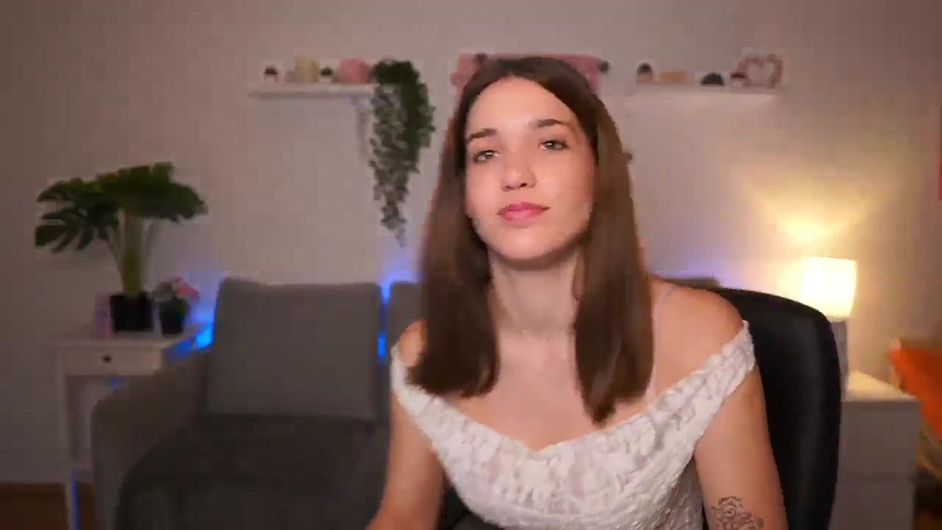 Gallery image thumbnail from Kissiecat's myfreecams stream on, 11/18/2025, 18:41 image 4 of 20