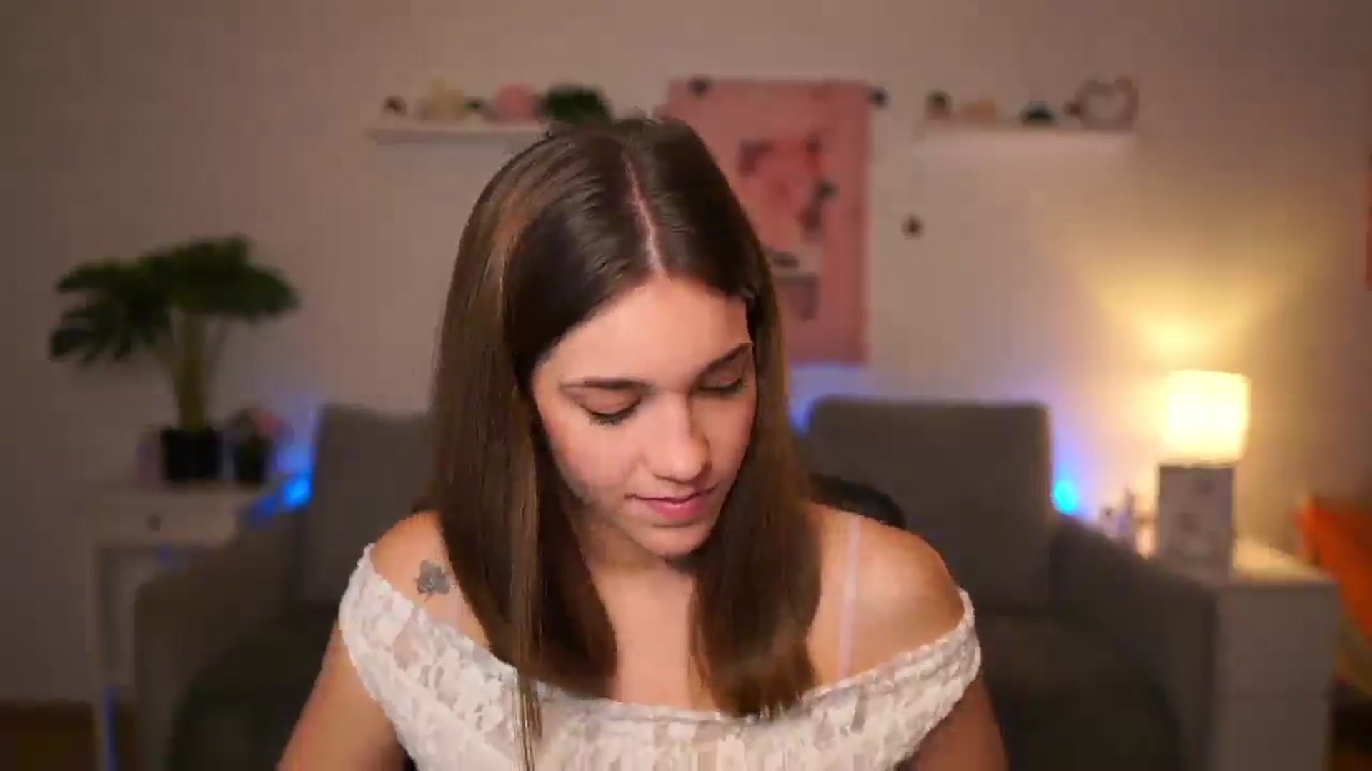 Gallery image thumbnail from Kissiecat's myfreecams stream on, 11/18/2025, 18:41 image 11 of 20