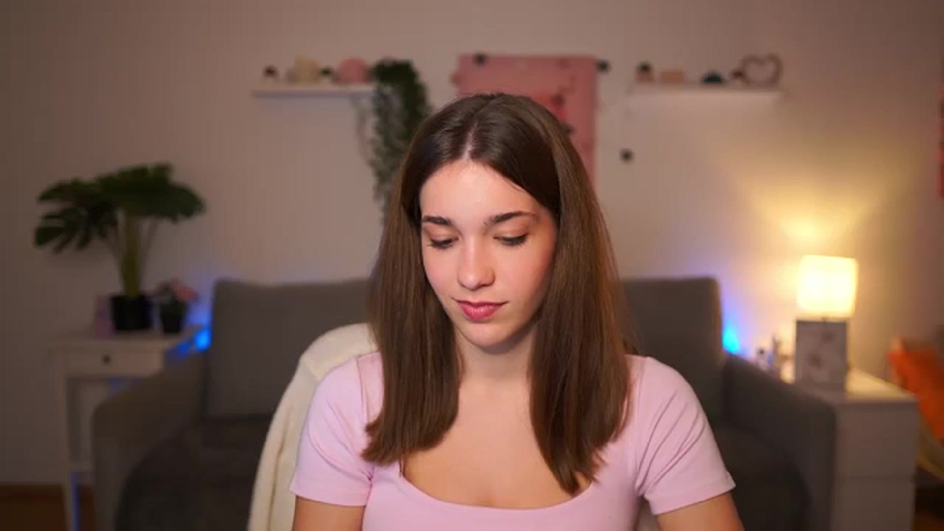 Gallery image thumbnail from Kissiecat's myfreecams stream on, 11/19/2025, 18:21 image 17 of 20