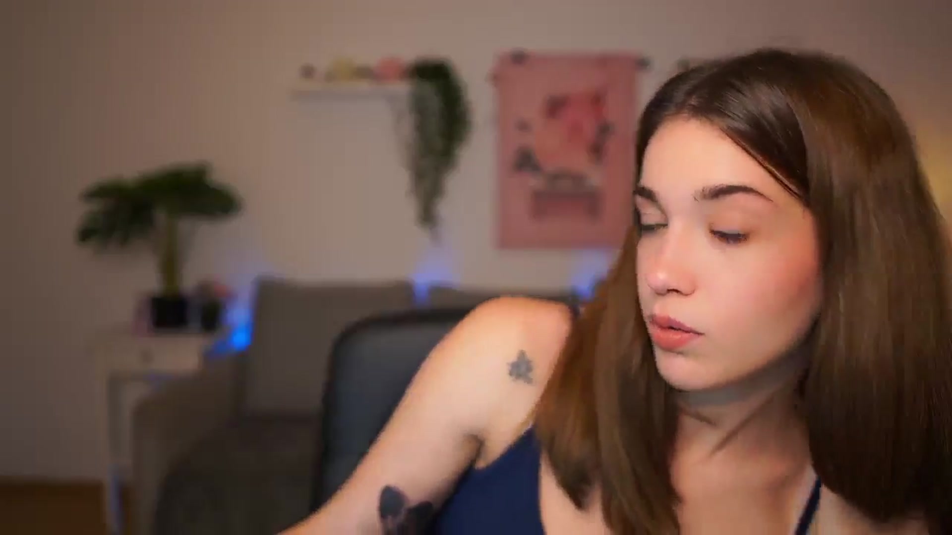 Gallery image thumbnail from Kissiecat's myfreecams stream on, 11/21/2025, 14:29 image 11 of 20