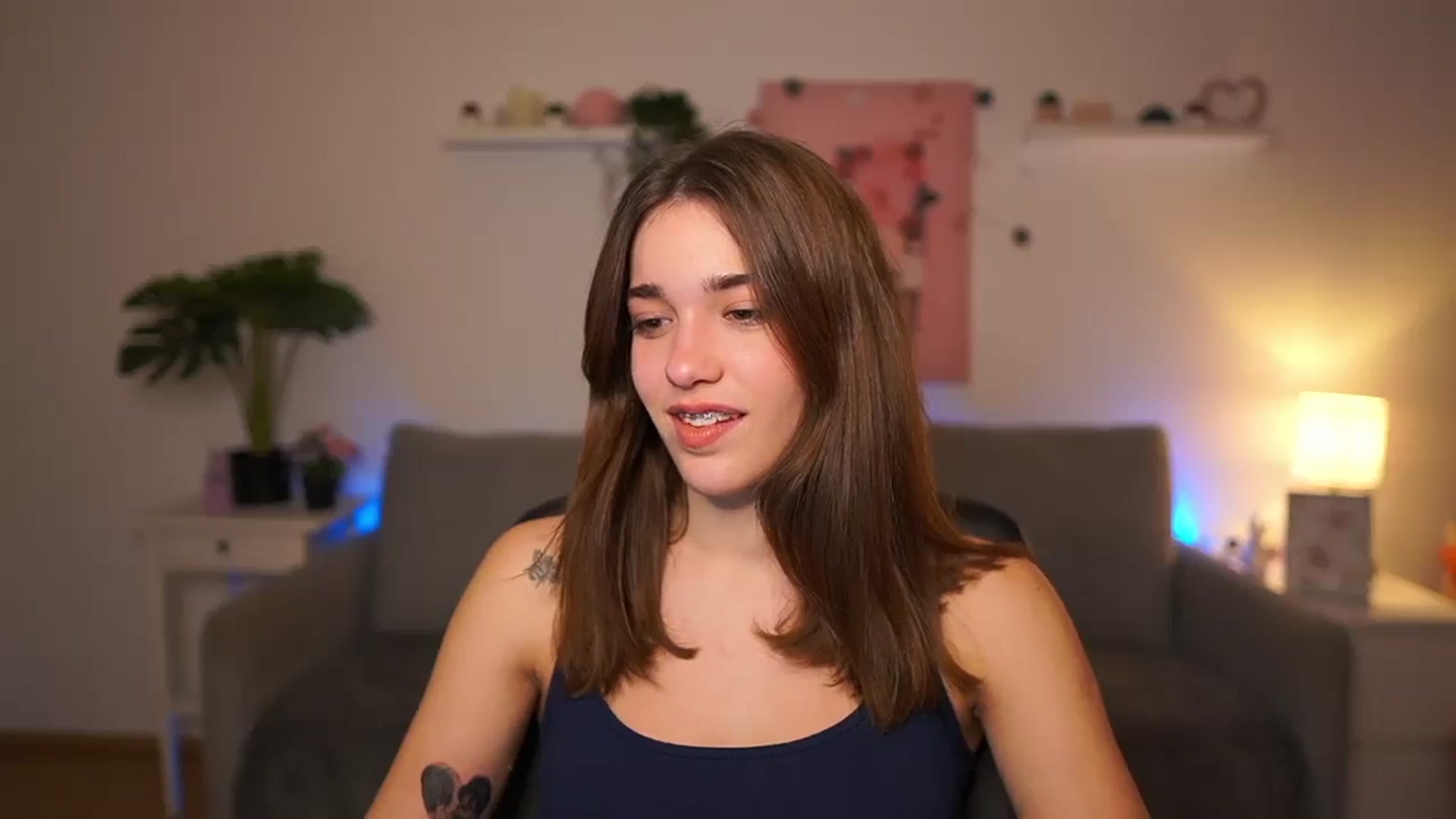 Gallery image thumbnail from Kissiecat's myfreecams stream on, 11/21/2025, 14:29 image 14 of 20
