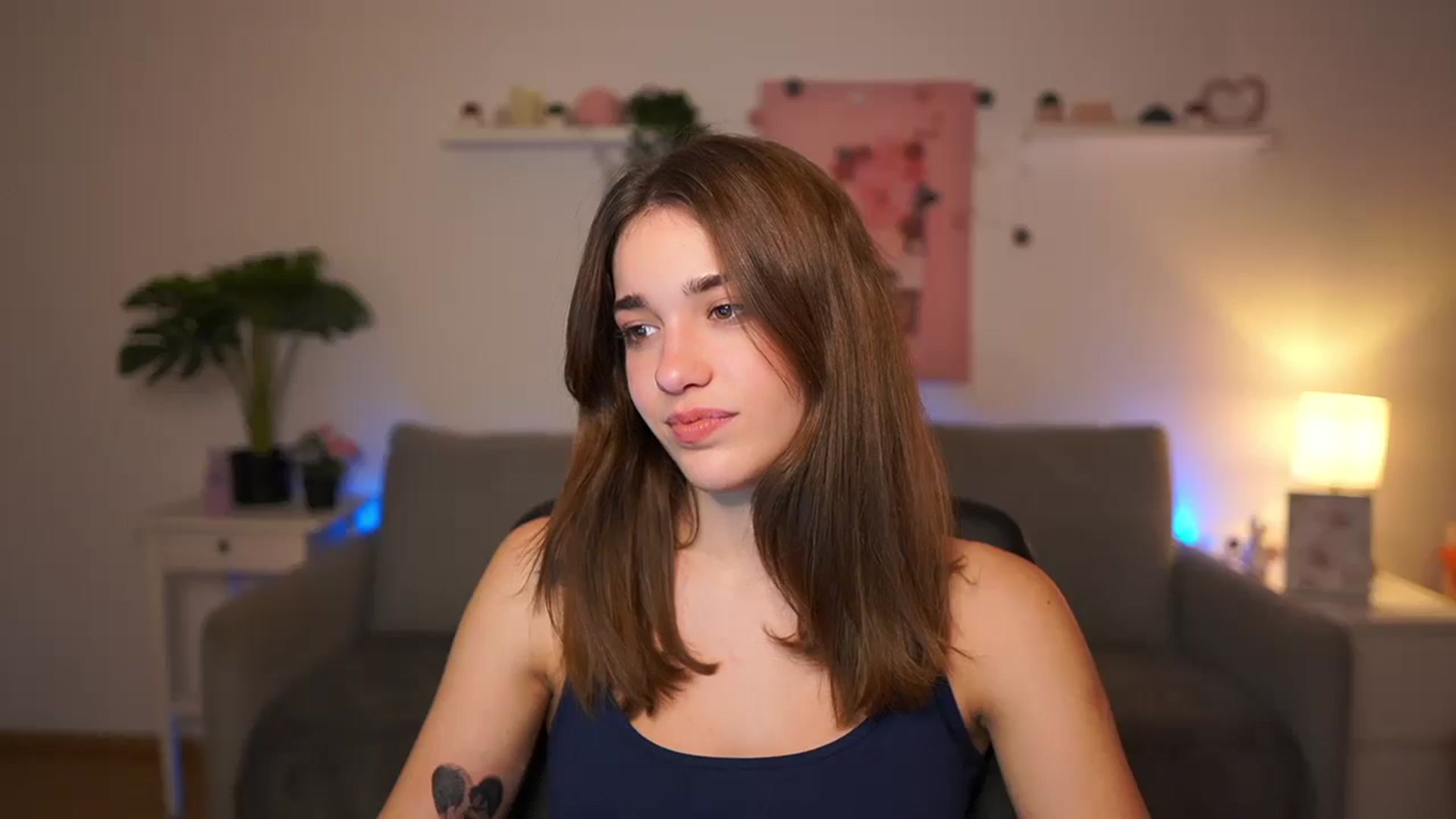 Gallery image thumbnail from Kissiecat's myfreecams stream on, 11/21/2025, 14:29 image 15 of 20