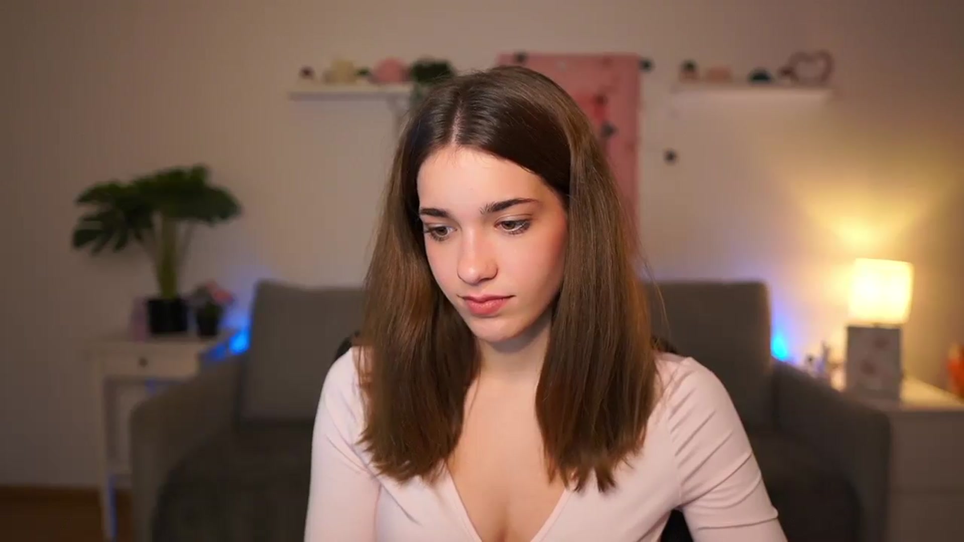 Gallery image thumbnail from Kissiecat's myfreecams stream on, 11/21/2025, 18:43 image 14 of 20