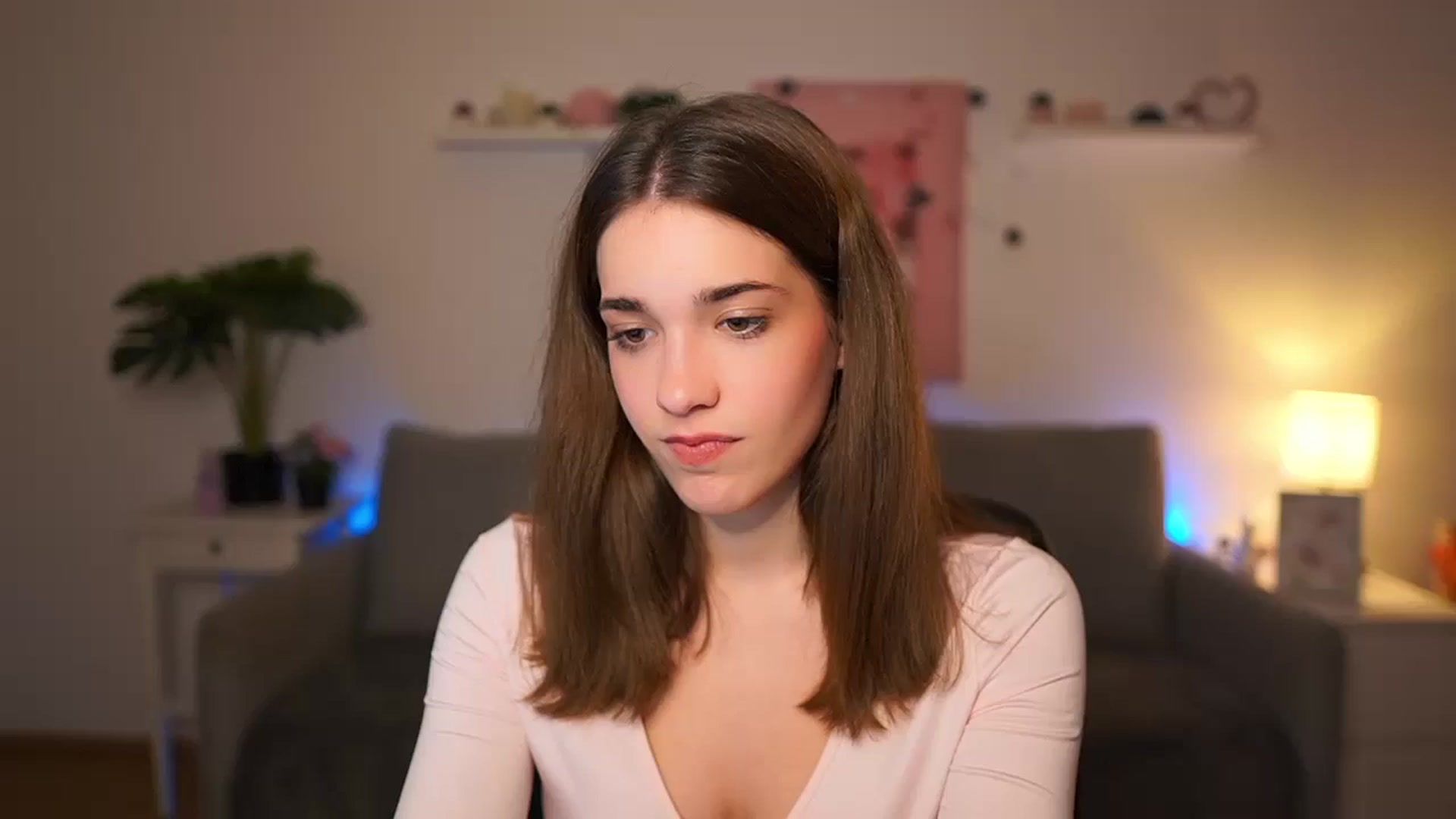 Gallery image thumbnail from Kissiecat's myfreecams stream on, 11/21/2025, 18:43 image 2 of 20