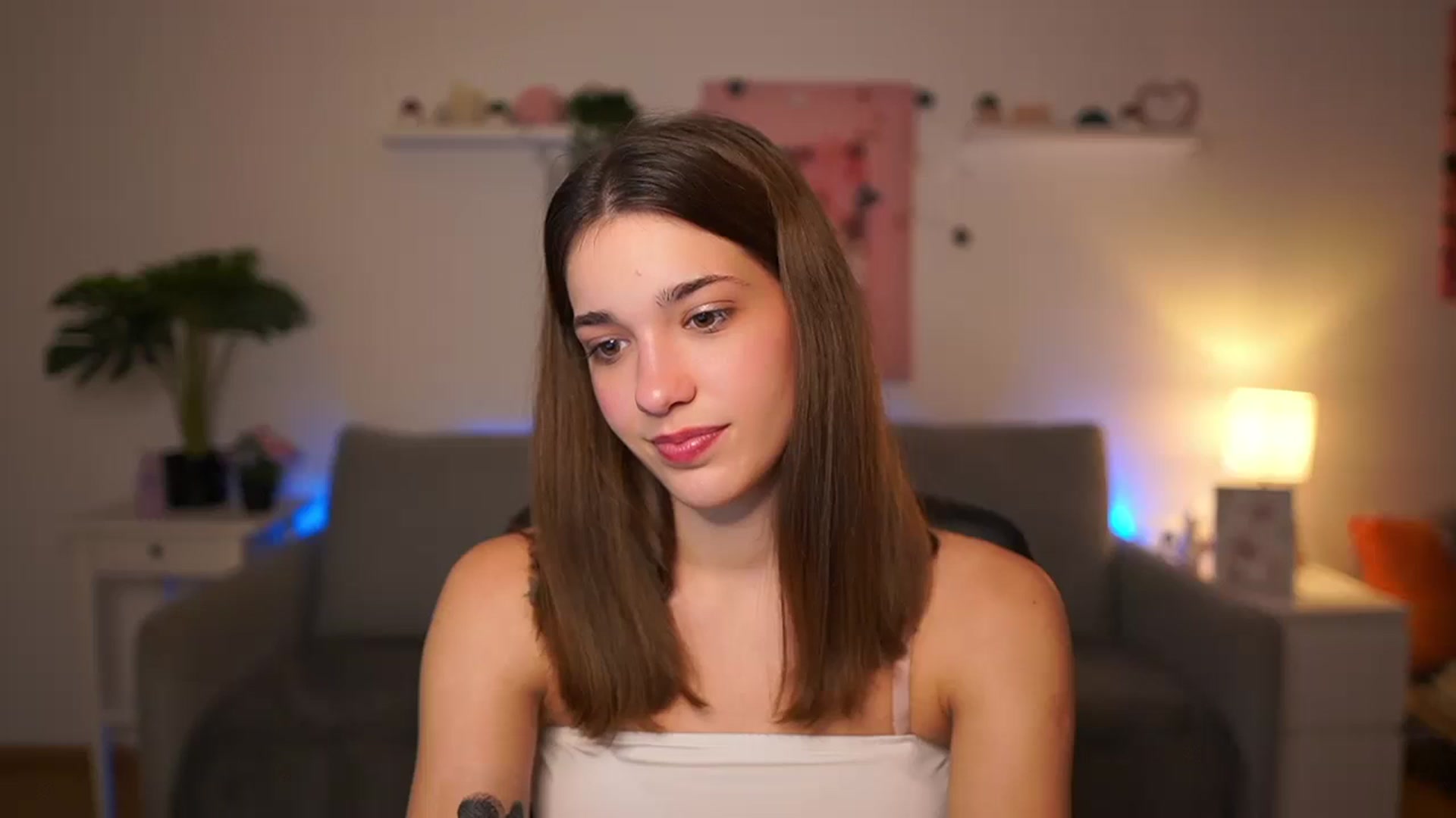 Gallery image thumbnail from Kissiecat's myfreecams stream on, 11/22/2025, 19:15 image 7 of 20