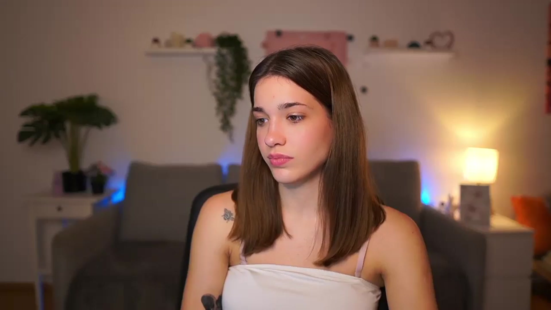 Gallery image thumbnail from Kissiecat's myfreecams stream on, 11/22/2025, 20:01 image 13 of 20