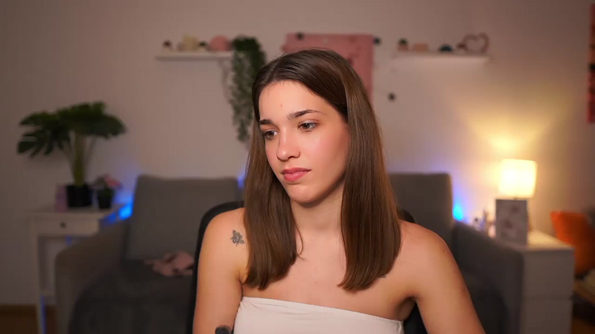 Gallery image thumbnail from Kissiecat's myfreecams stream on, 11/22/2025, 21:25 image 11 of 20