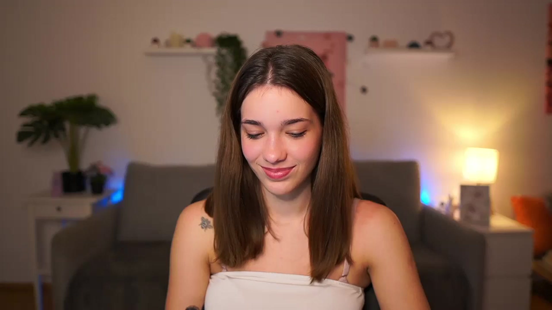 Gallery image thumbnail from Kissiecat's myfreecams stream on, 11/22/2025, 21:25 image 6 of 20