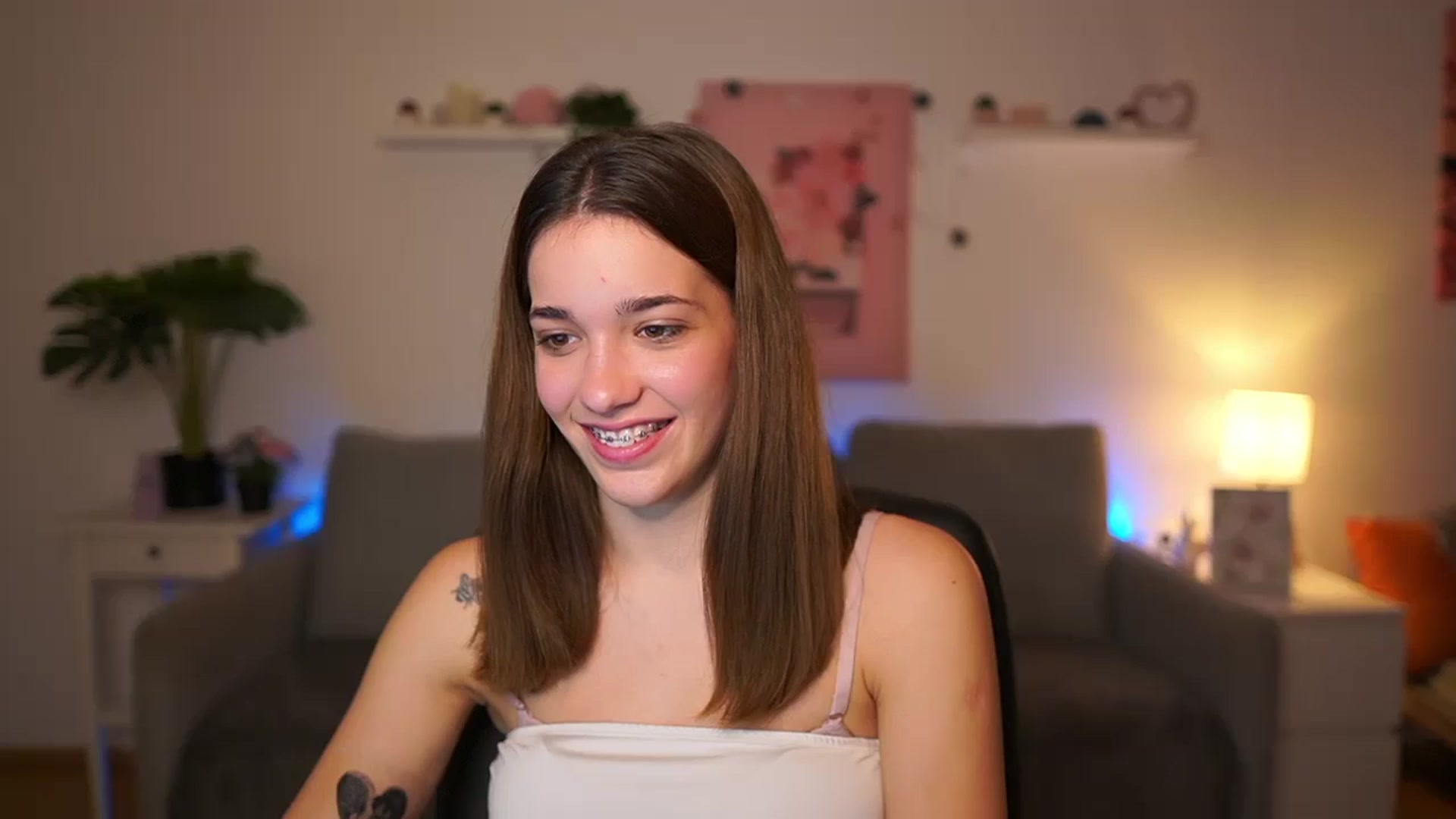 Gallery image thumbnail from Kissiecat's myfreecams stream on, 11/22/2025, 23:00 image 3 of 20