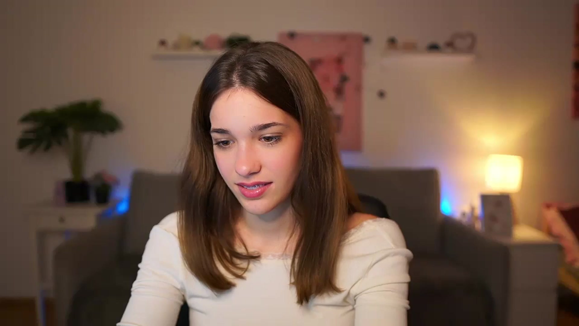 Gallery image thumbnail from Kissiecat's myfreecams stream on, 11/24/2025, 19:15 image 16 of 20