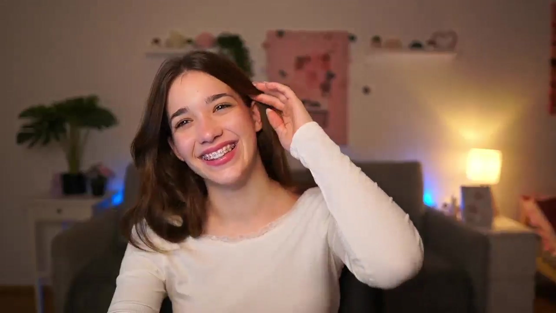 Gallery image thumbnail from Kissiecat's myfreecams stream on, 11/24/2025, 19:15 image 6 of 20