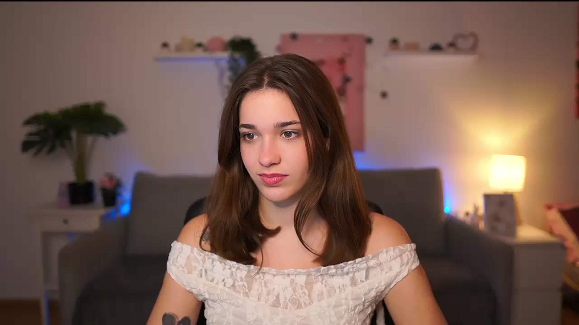 Gallery image thumbnail from Kissiecat's myfreecams stream on, 11/27/2025, 15:42 image 2 of 20