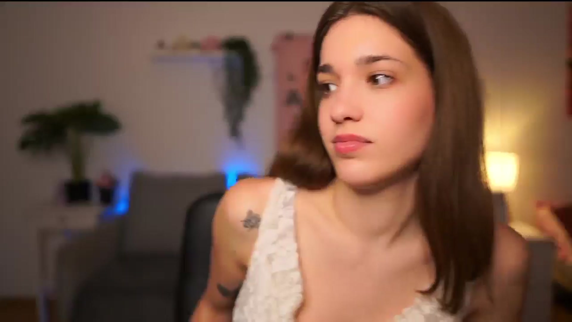 Gallery image thumbnail from Kissiecat's myfreecams stream on, 11/27/2025, 18:59 image 3 of 20