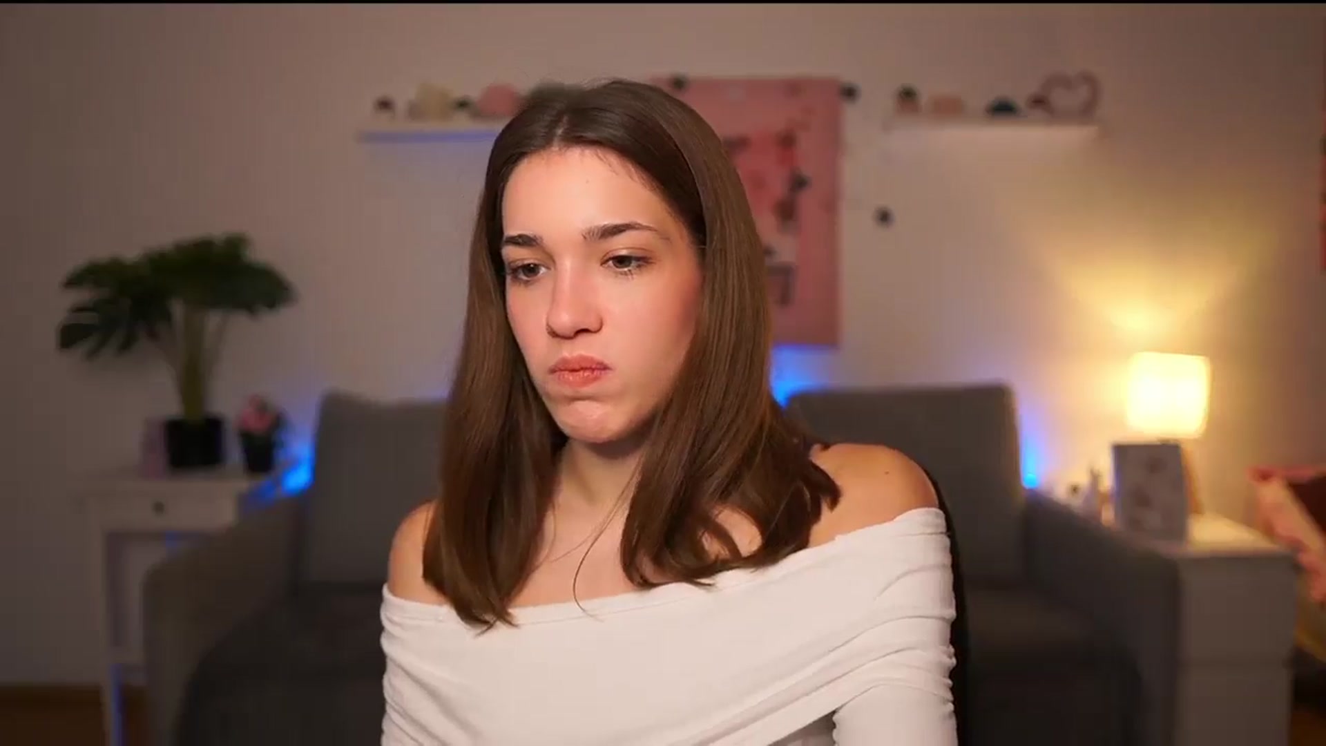 Gallery image thumbnail from Kissiecat's myfreecams stream on, 11/28/2025, 15:17 image 12 of 20