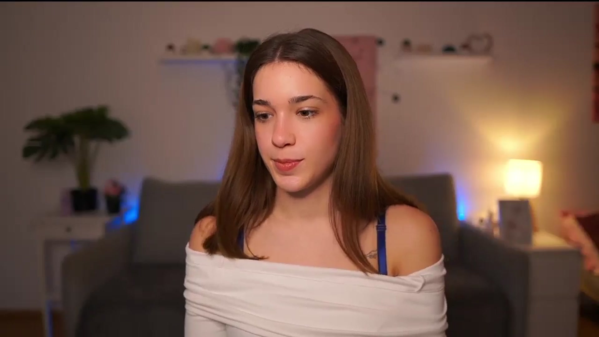 Gallery image thumbnail from Kissiecat's myfreecams stream on, 11/28/2025, 16:12 image 8 of 20