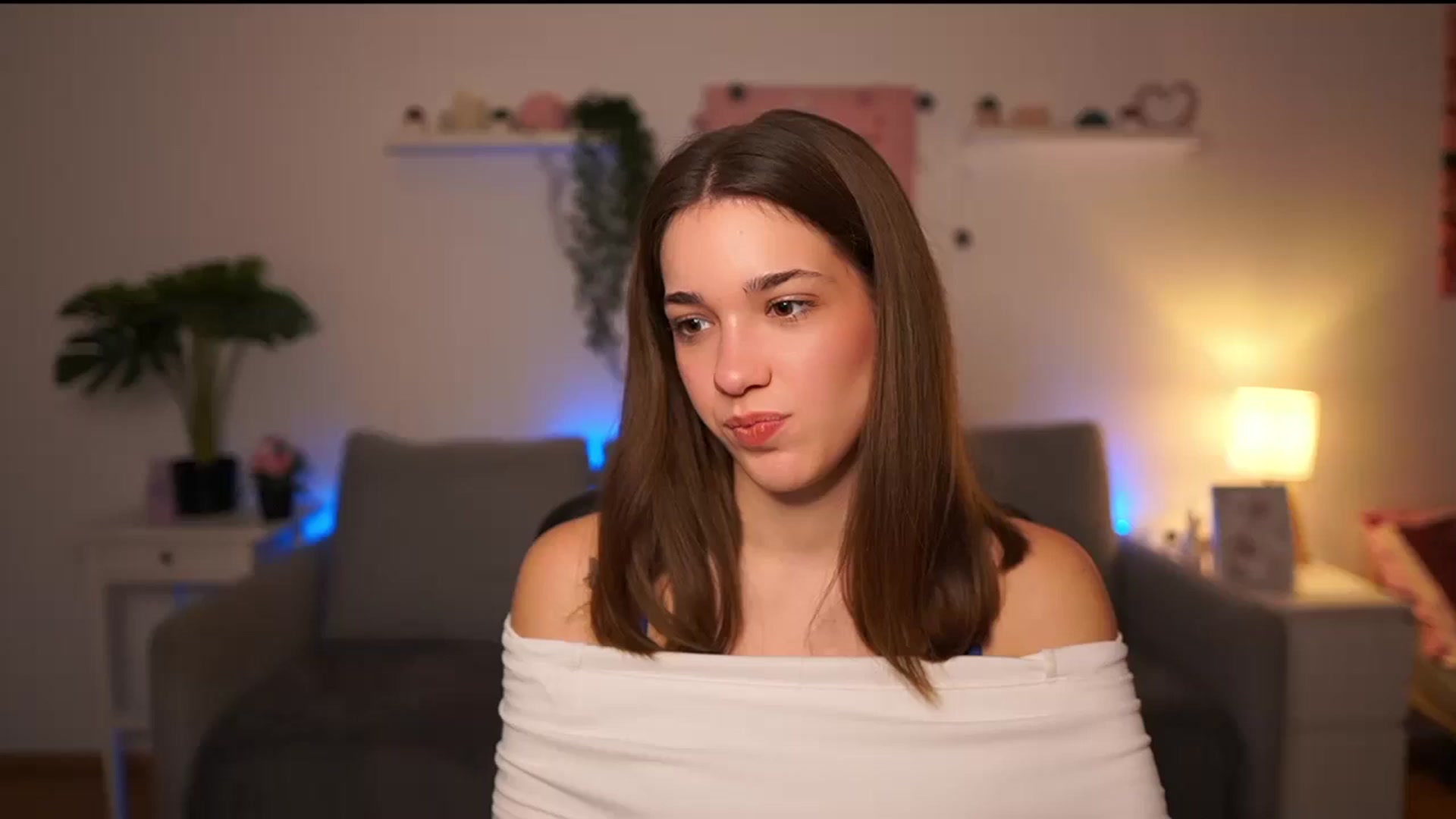 Gallery image thumbnail from Kissiecat's myfreecams stream on, 11/28/2025, 16:12 image 4 of 20