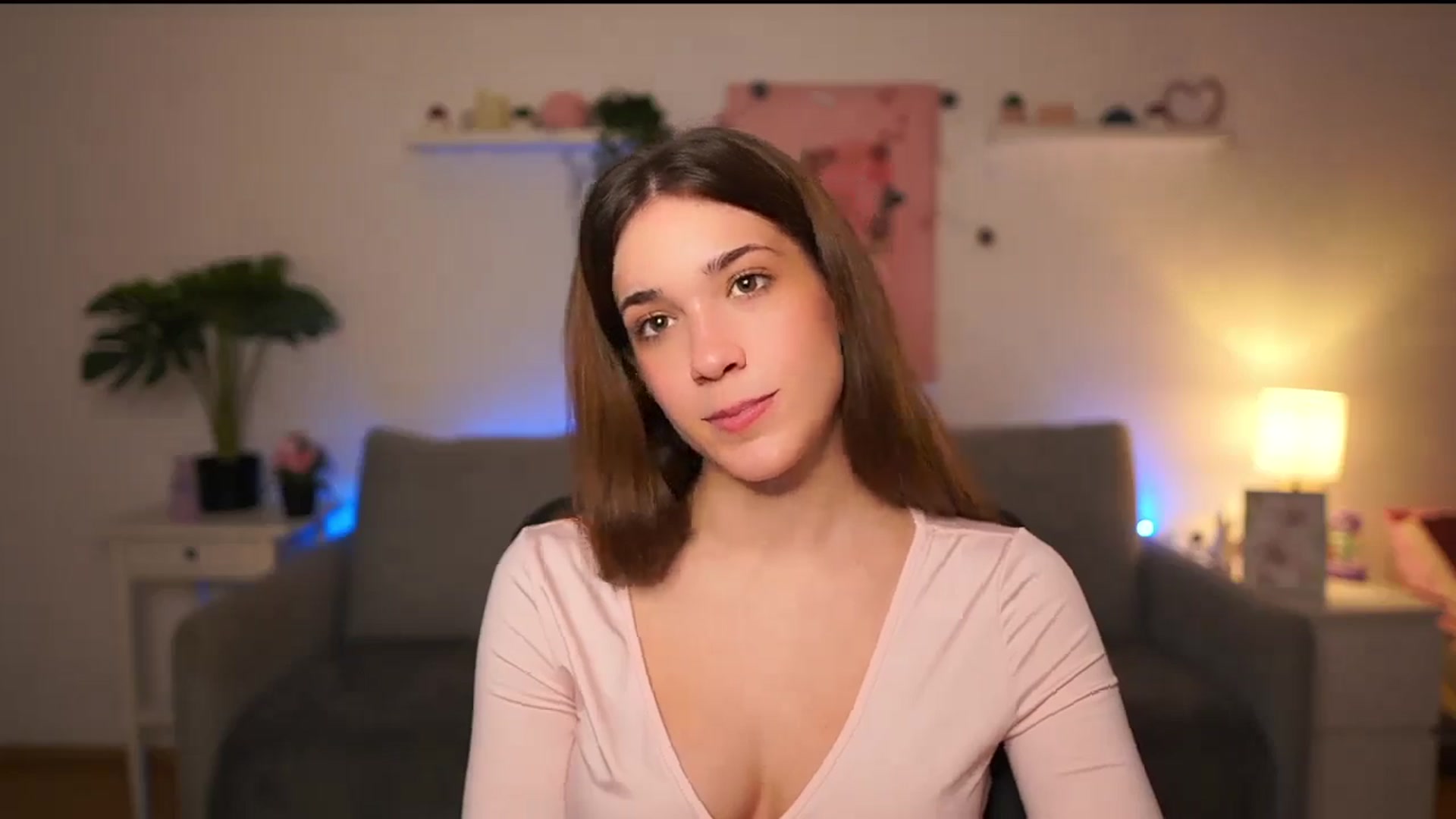 Gallery image thumbnail from Kissiecat's myfreecams stream on, 12/01/2025, 15:45 image 4 of 20