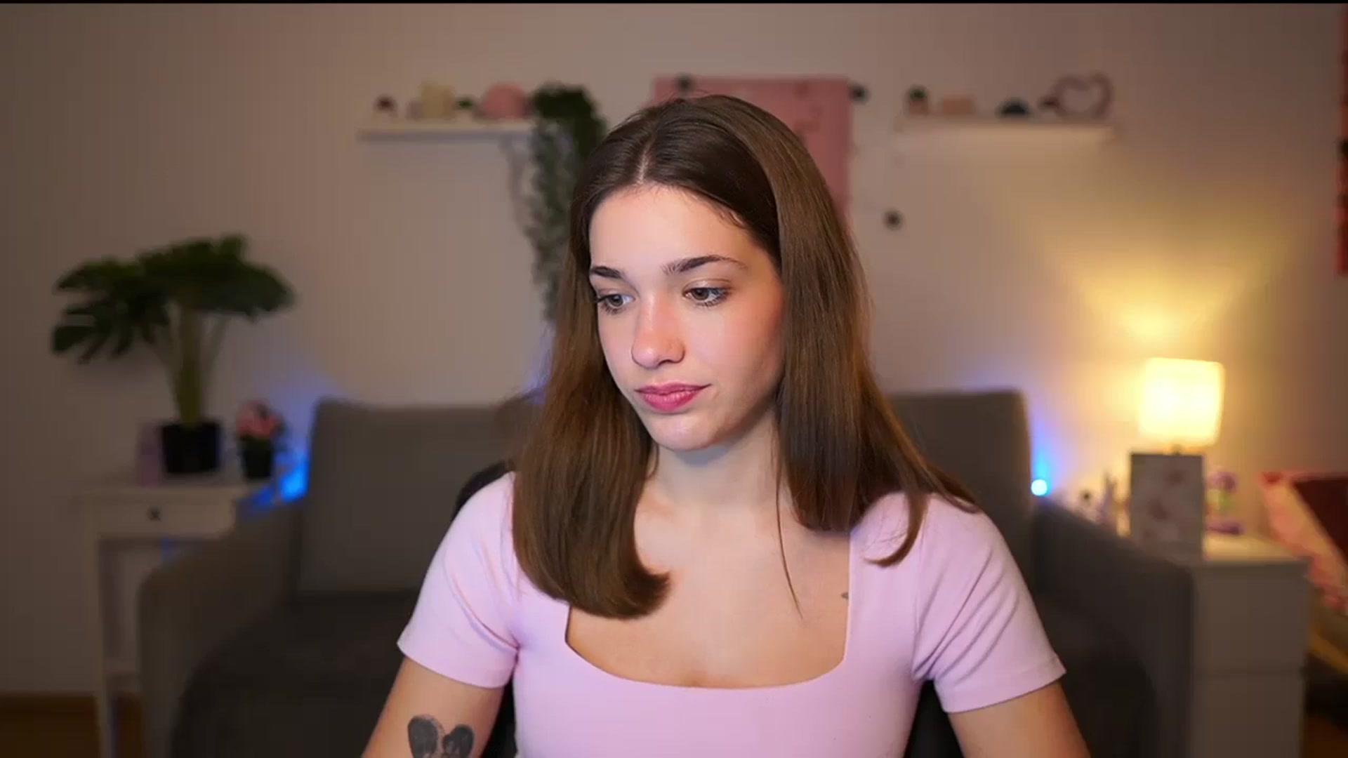 Gallery image thumbnail from Kissiecat's myfreecams stream on, 12/02/2025, 14:43 image 5 of 20