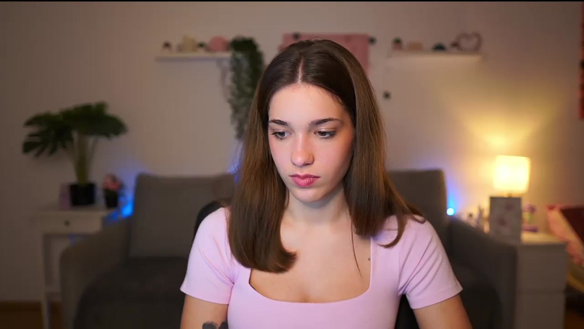 Gallery image thumbnail from Kissiecat's myfreecams stream on, 12/02/2025, 14:43 image 7 of 20