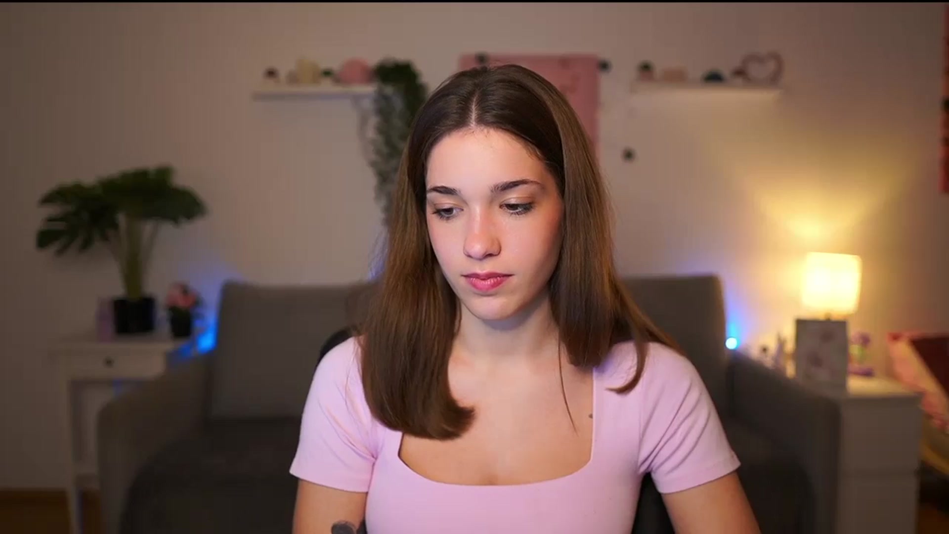 Gallery image thumbnail from Kissiecat's myfreecams stream on, 12/02/2025, 14:43 image 3 of 20