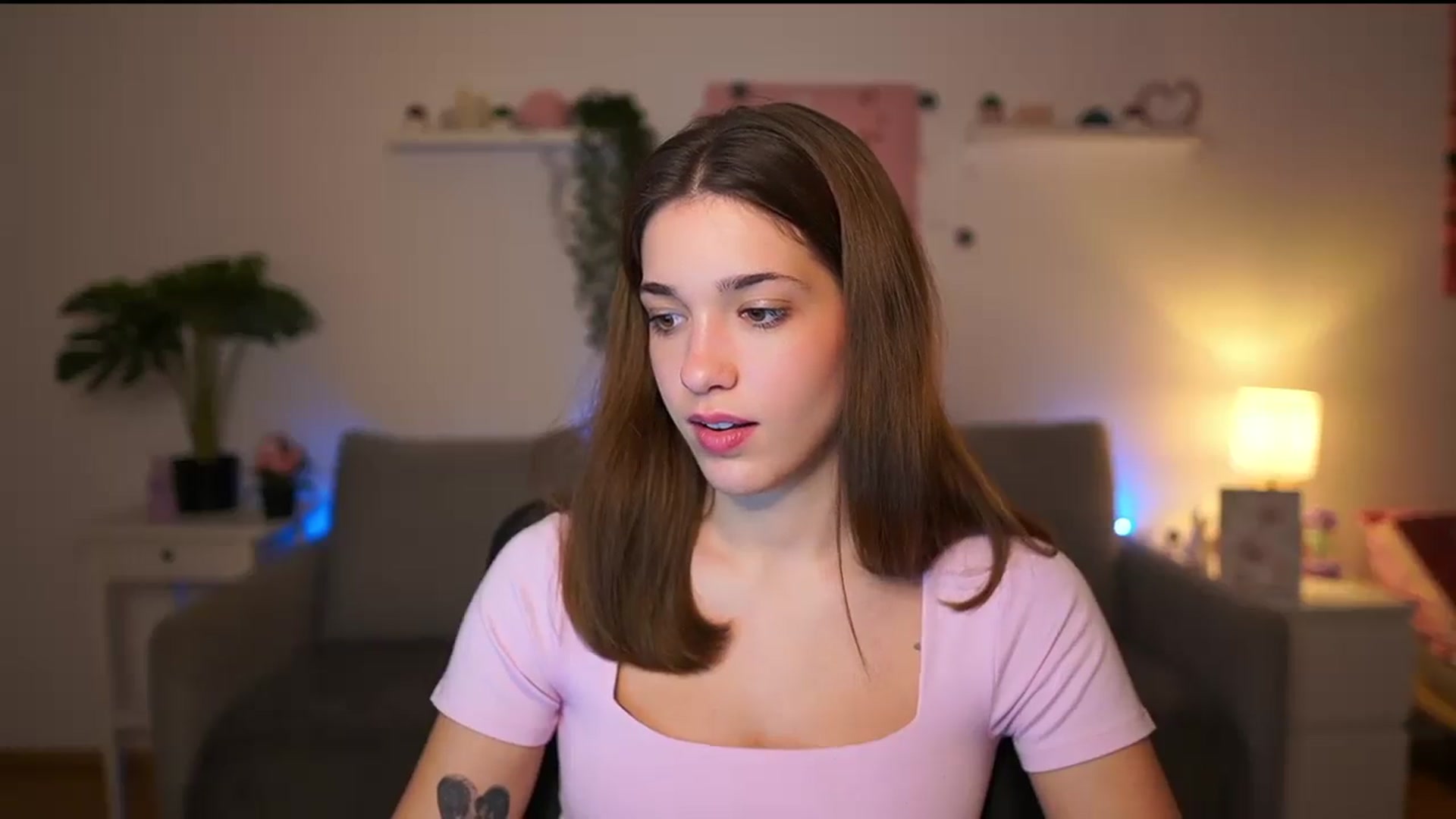 Gallery image thumbnail from Kissiecat's myfreecams stream on, 12/02/2025, 14:43 image 6 of 20