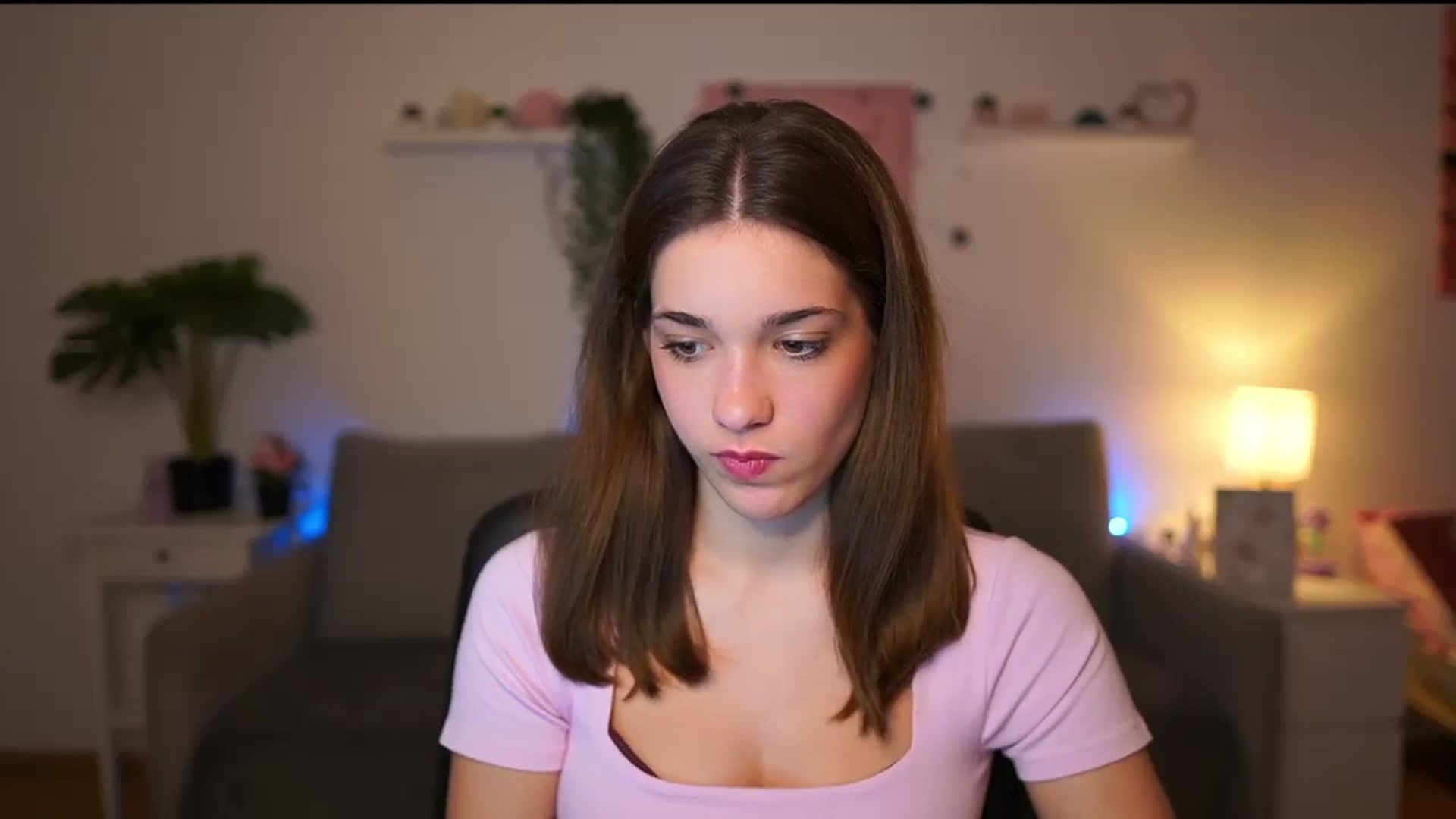 Gallery image thumbnail from Kissiecat's myfreecams stream on, 12/02/2025, 14:43 image 13 of 20