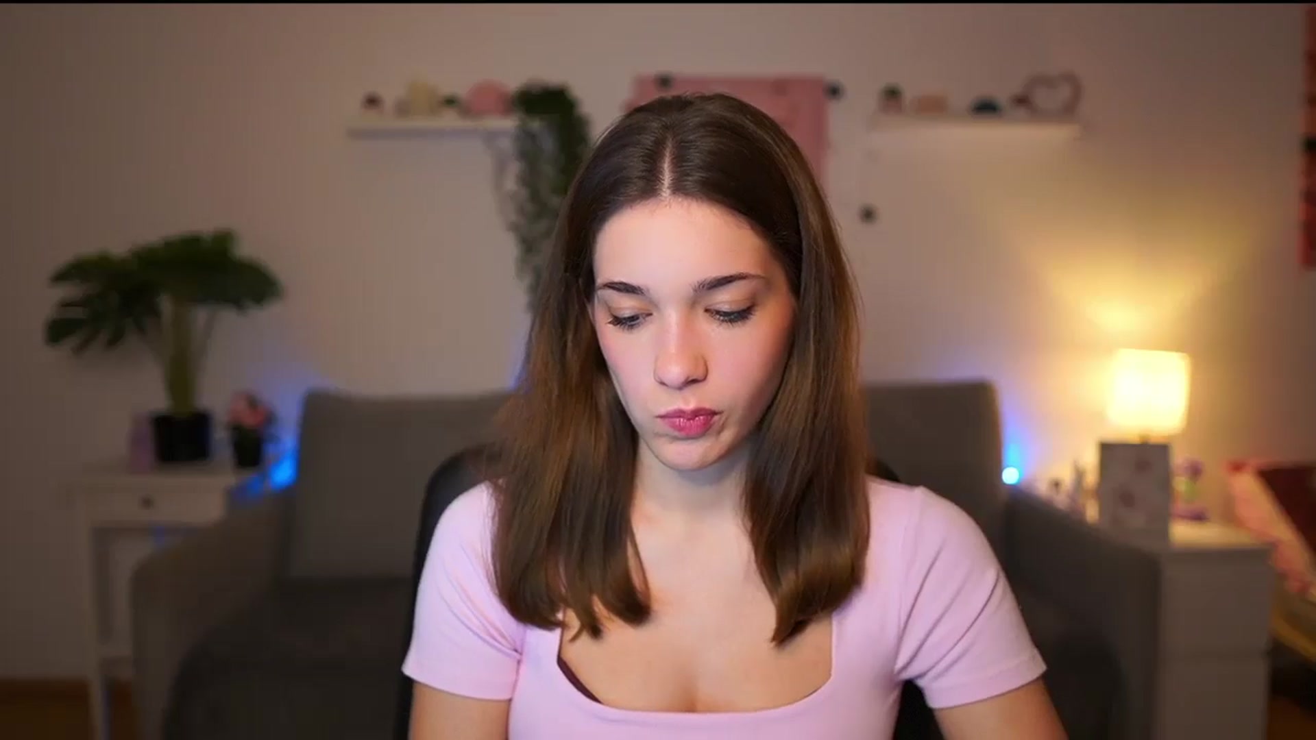 Gallery image thumbnail from Kissiecat's myfreecams stream on, 12/02/2025, 14:43 image 14 of 20