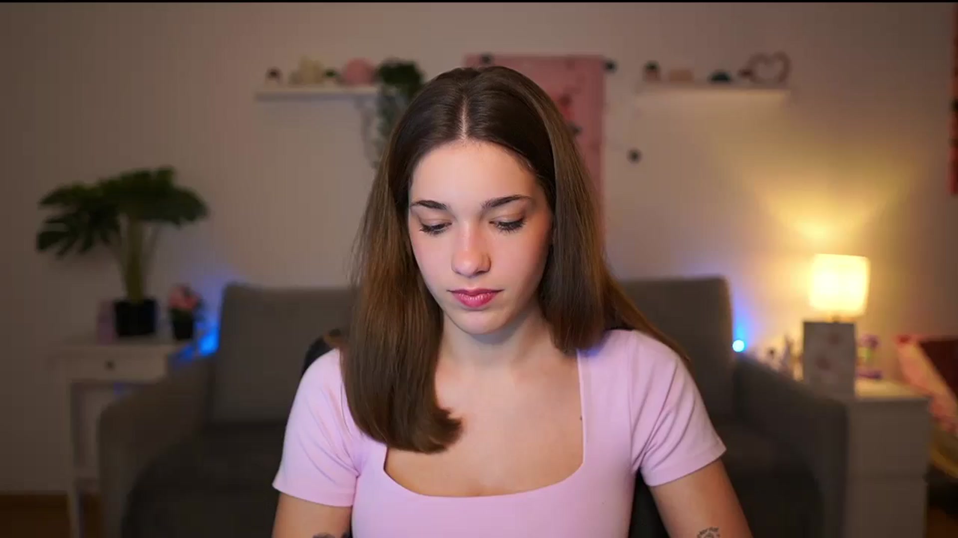 Gallery image thumbnail from Kissiecat's myfreecams stream on, 12/02/2025, 14:43 image 1 of 20