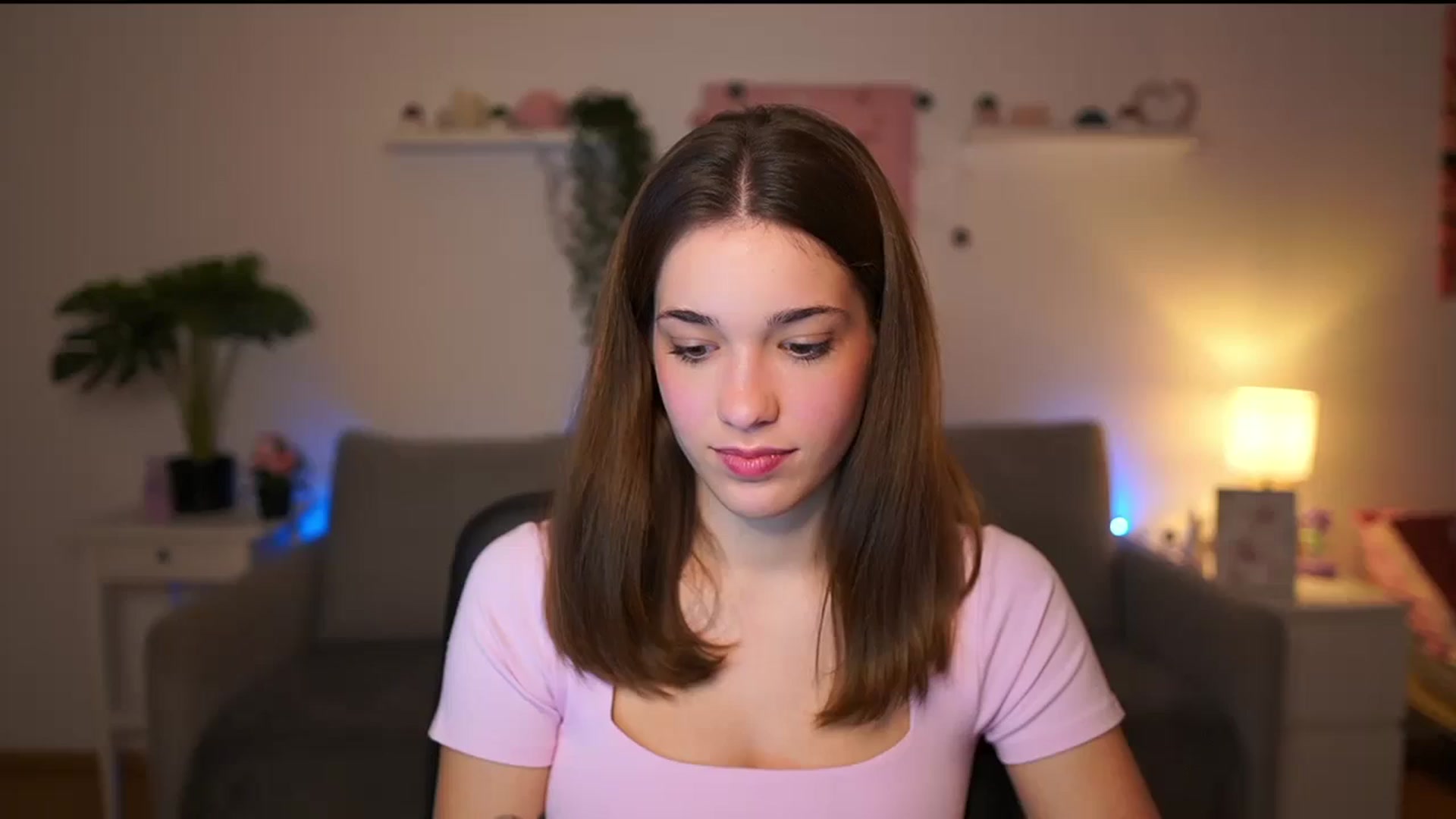 Gallery image thumbnail from Kissiecat's myfreecams stream on, 12/02/2025, 15:40 image 16 of 20