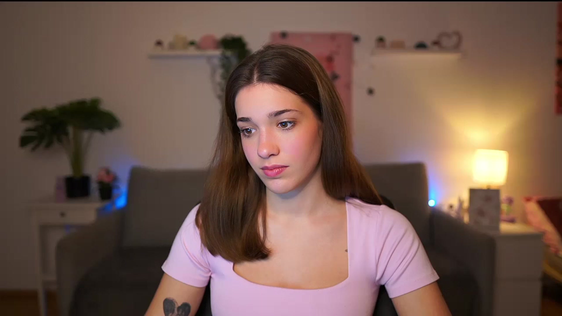 Gallery image thumbnail from Kissiecat's myfreecams stream on, 12/02/2025, 15:40 image 6 of 20