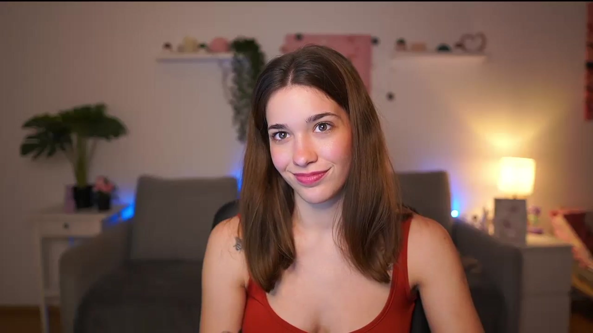 Gallery image thumbnail from Kissiecat's myfreecams stream on, 12/03/2025, 17:40 image 3 of 20