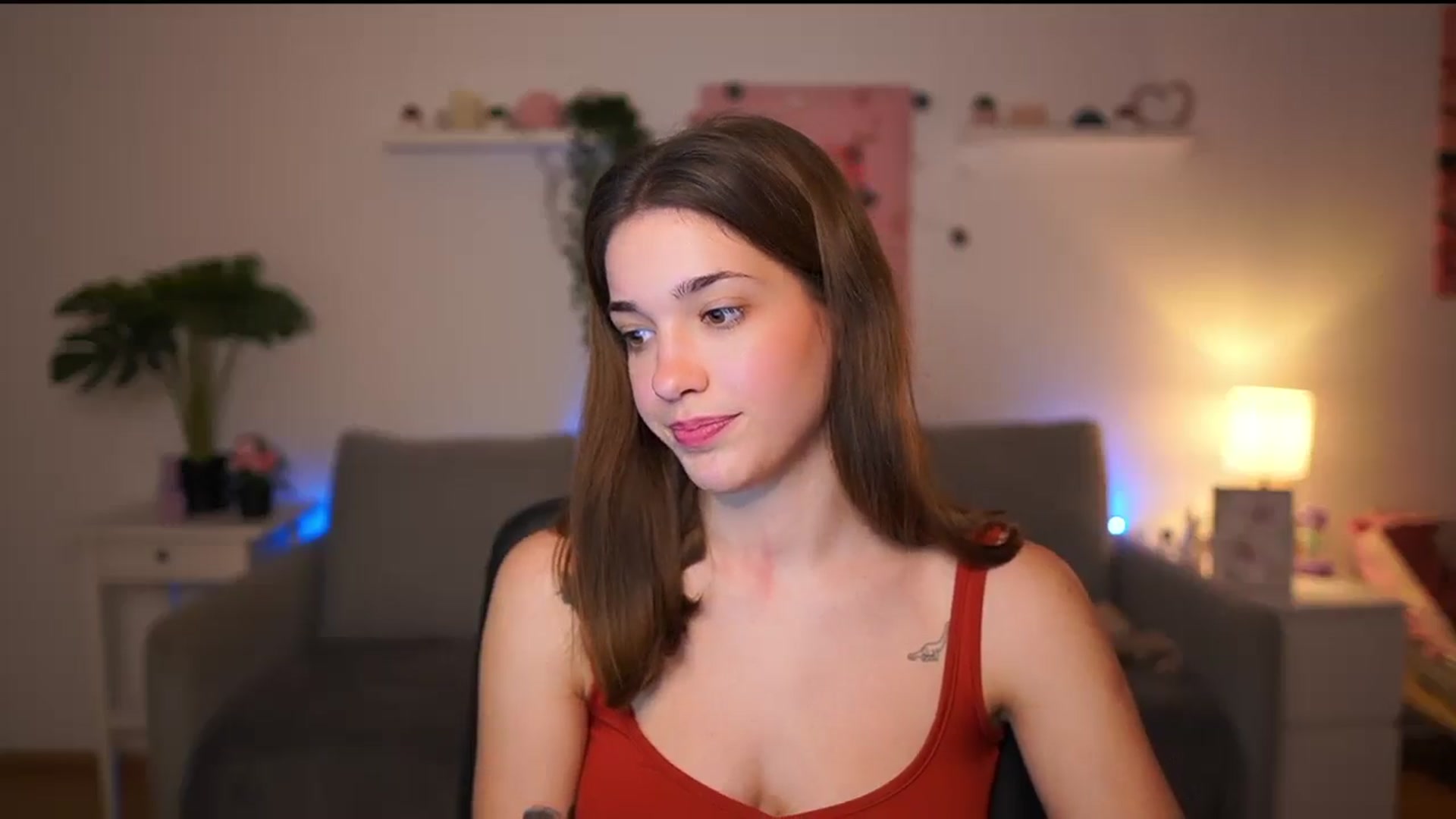 Gallery image thumbnail from Kissiecat's myfreecams stream on, 12/03/2025, 17:40 image 10 of 20