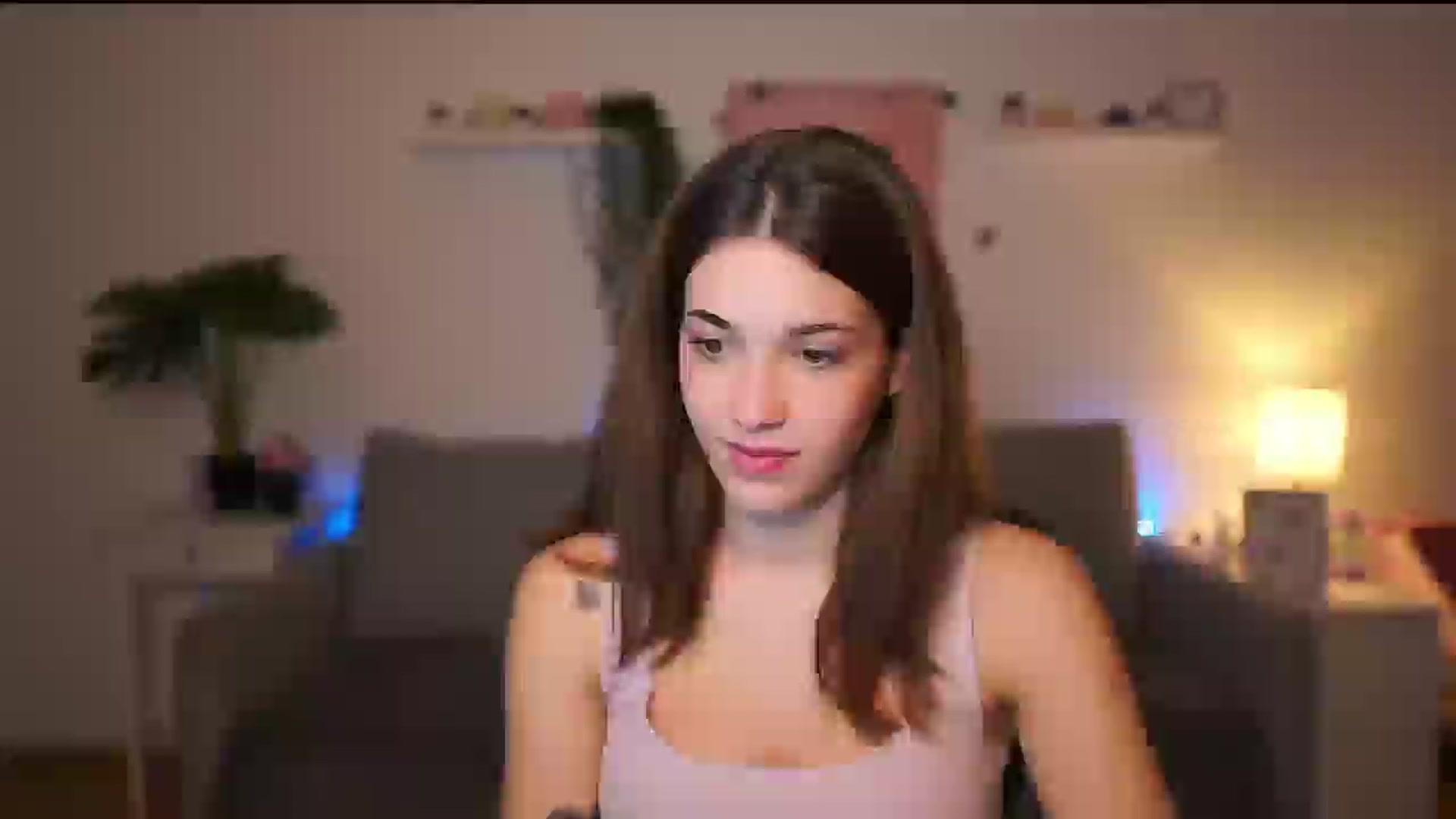 Gallery image thumbnail from Kissiecat's myfreecams stream on, 12/04/2025, 15:36 image 5 of 20