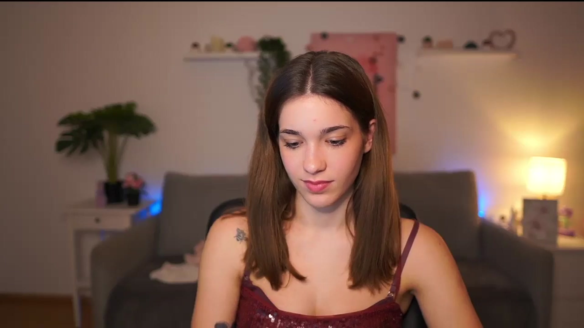 Gallery image thumbnail from Kissiecat's myfreecams stream on, 12/05/2025, 23:58 image 14 of 20